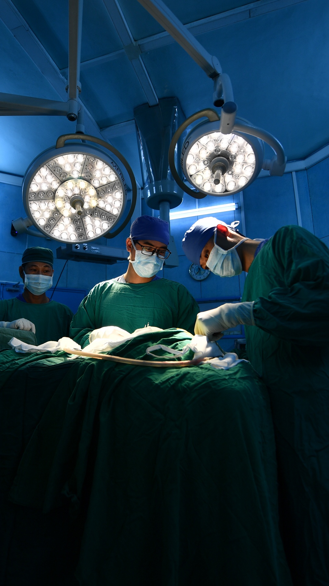 bac si be dau bu anh 7