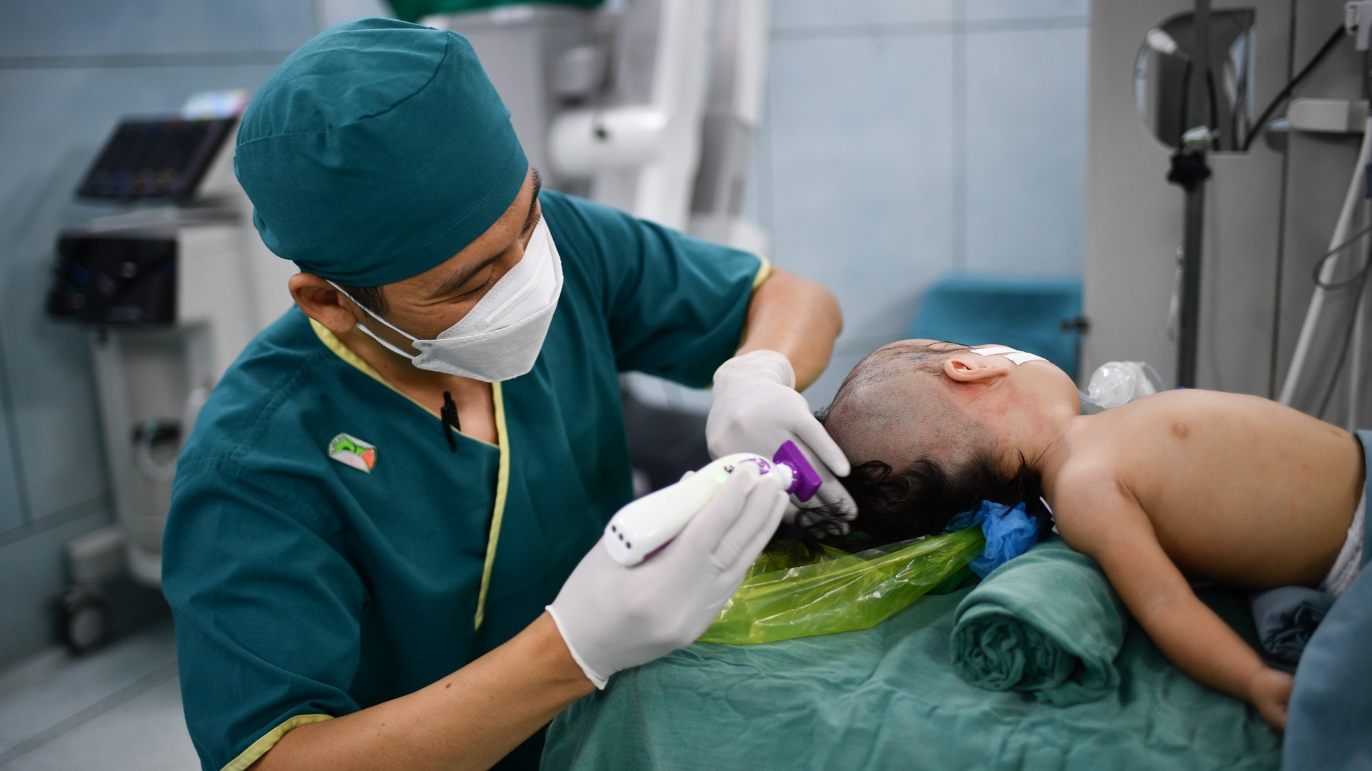 bac si be dau bu anh 8