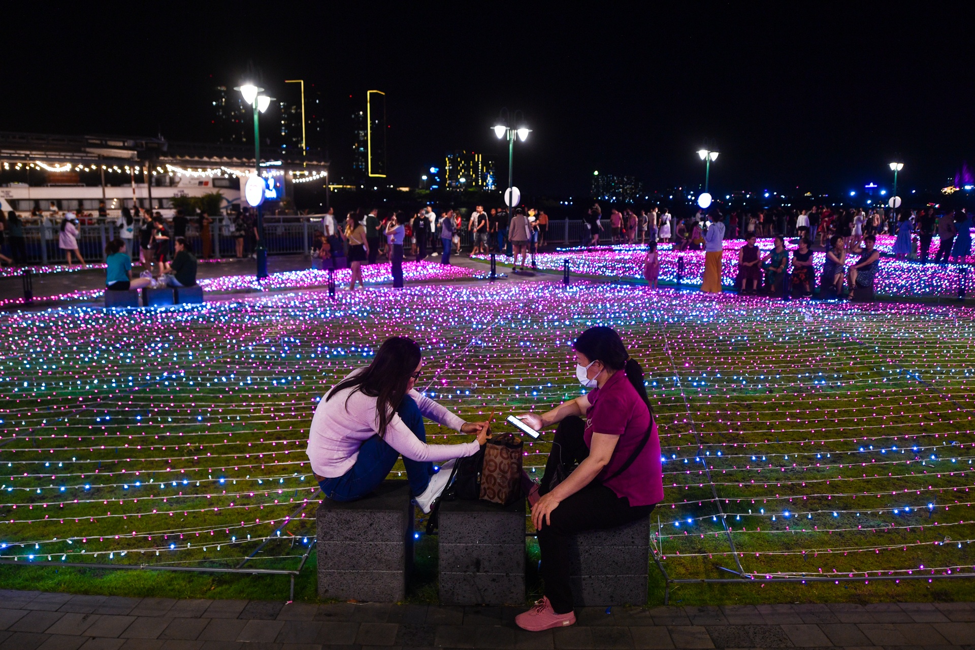 den LED ben Bach Dang anh 13