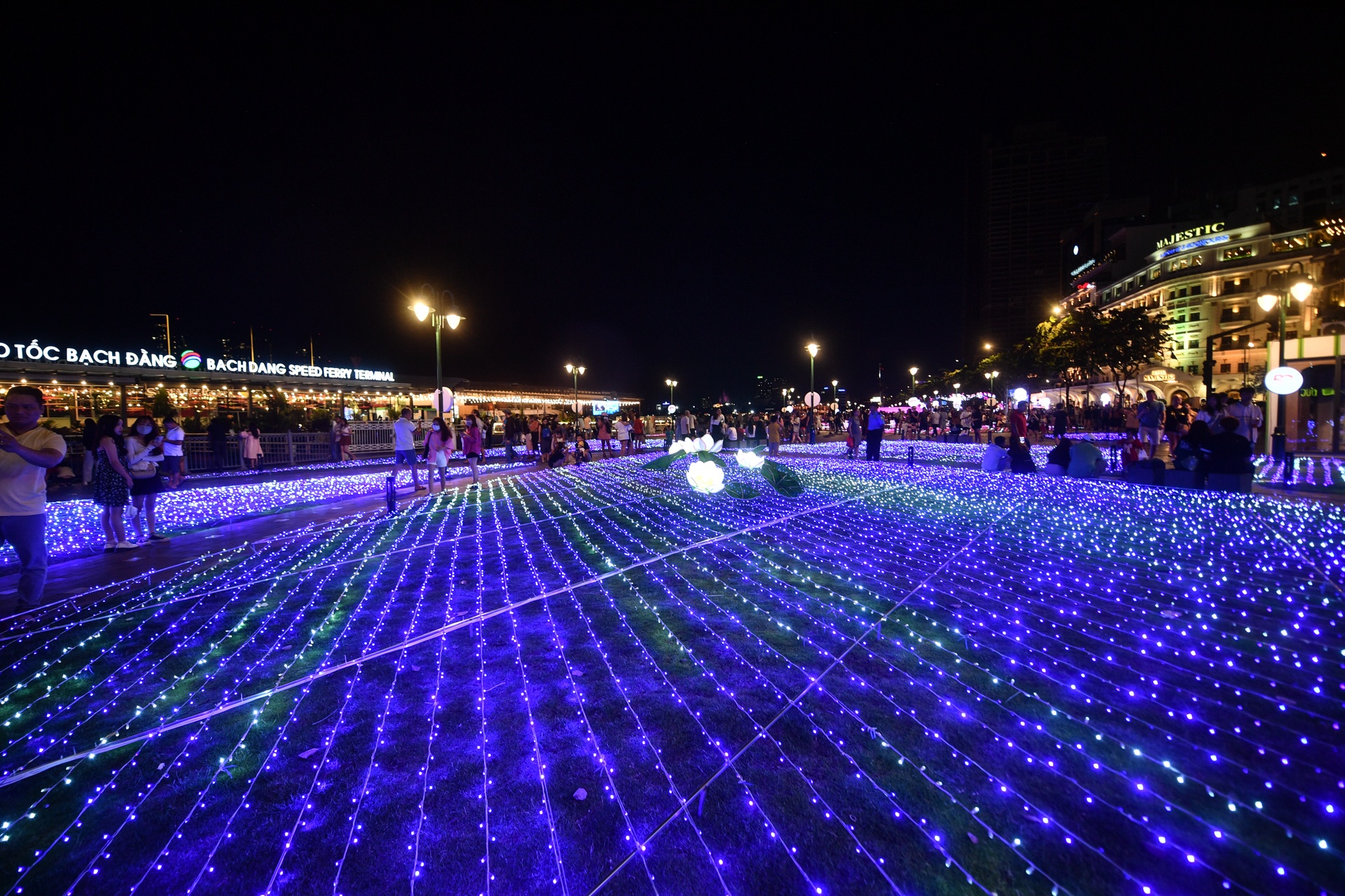 den LED ben Bach Dang anh 14