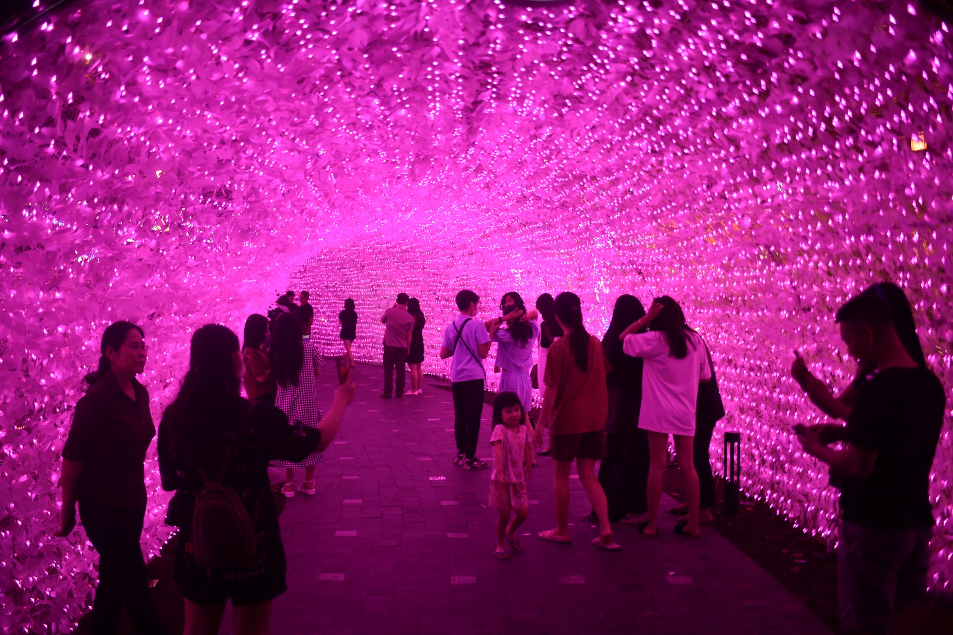 den LED ben Bach Dang anh 23