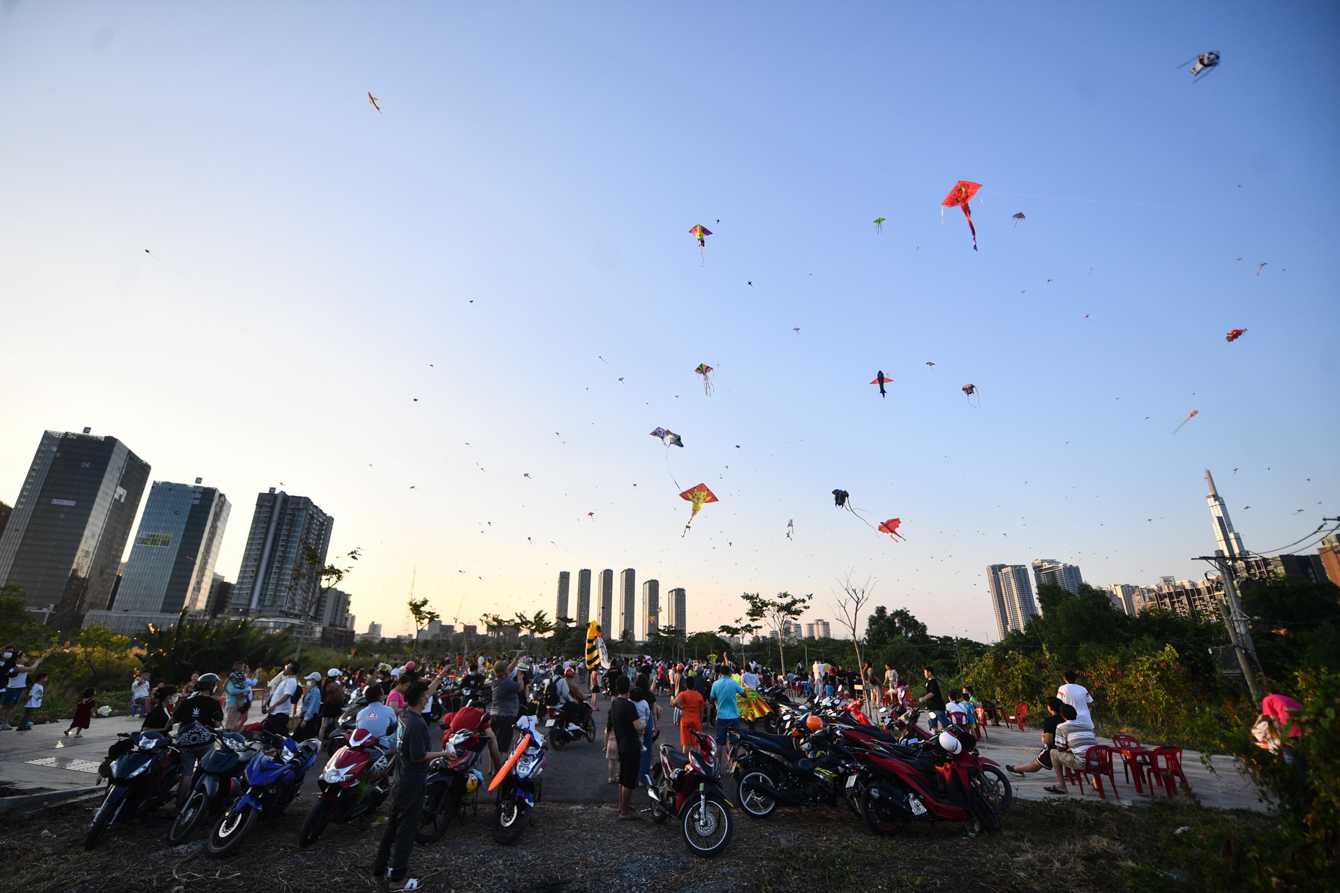 tha dieu cau Ba Son anh 1