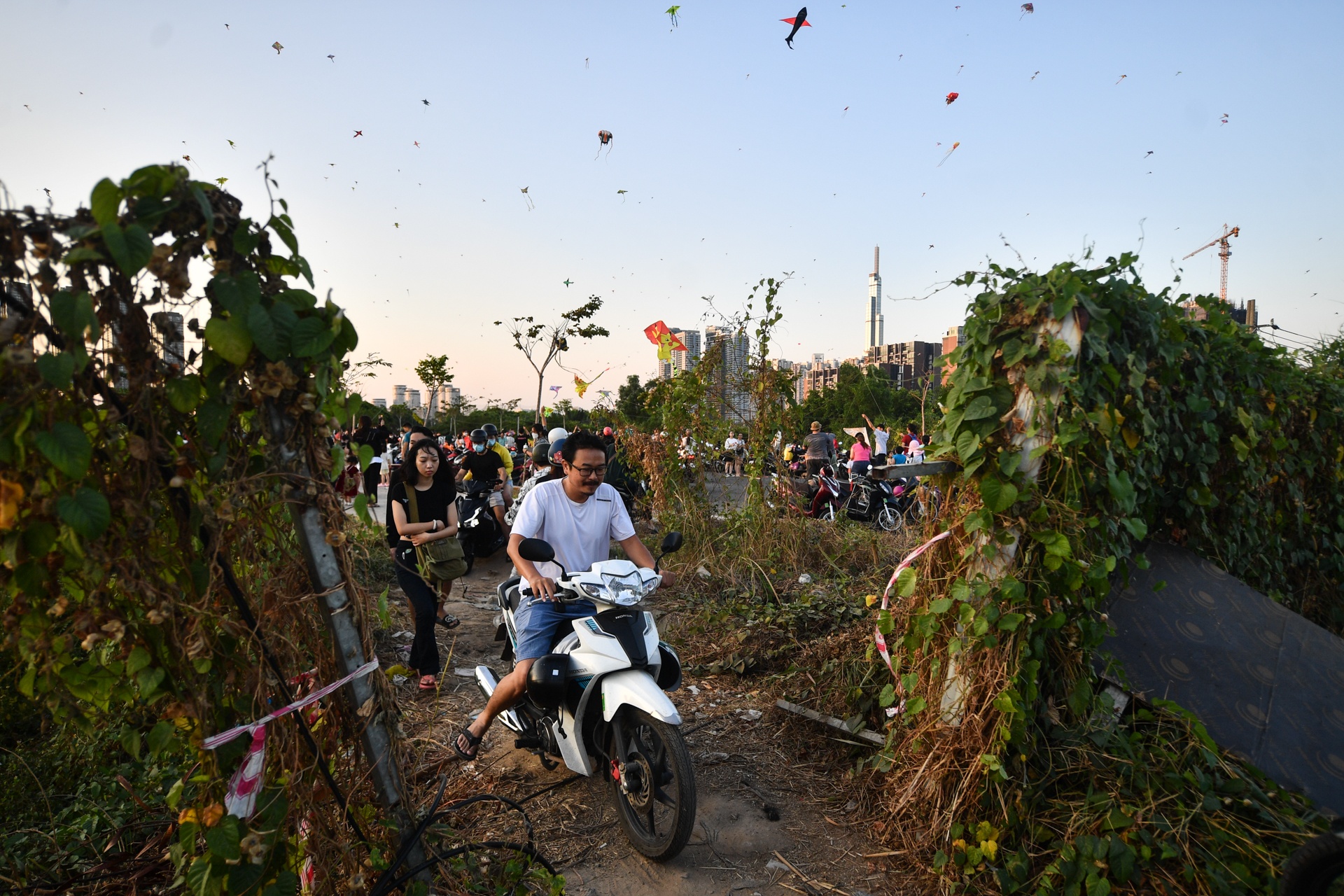 tha dieu cau Ba Son anh 2