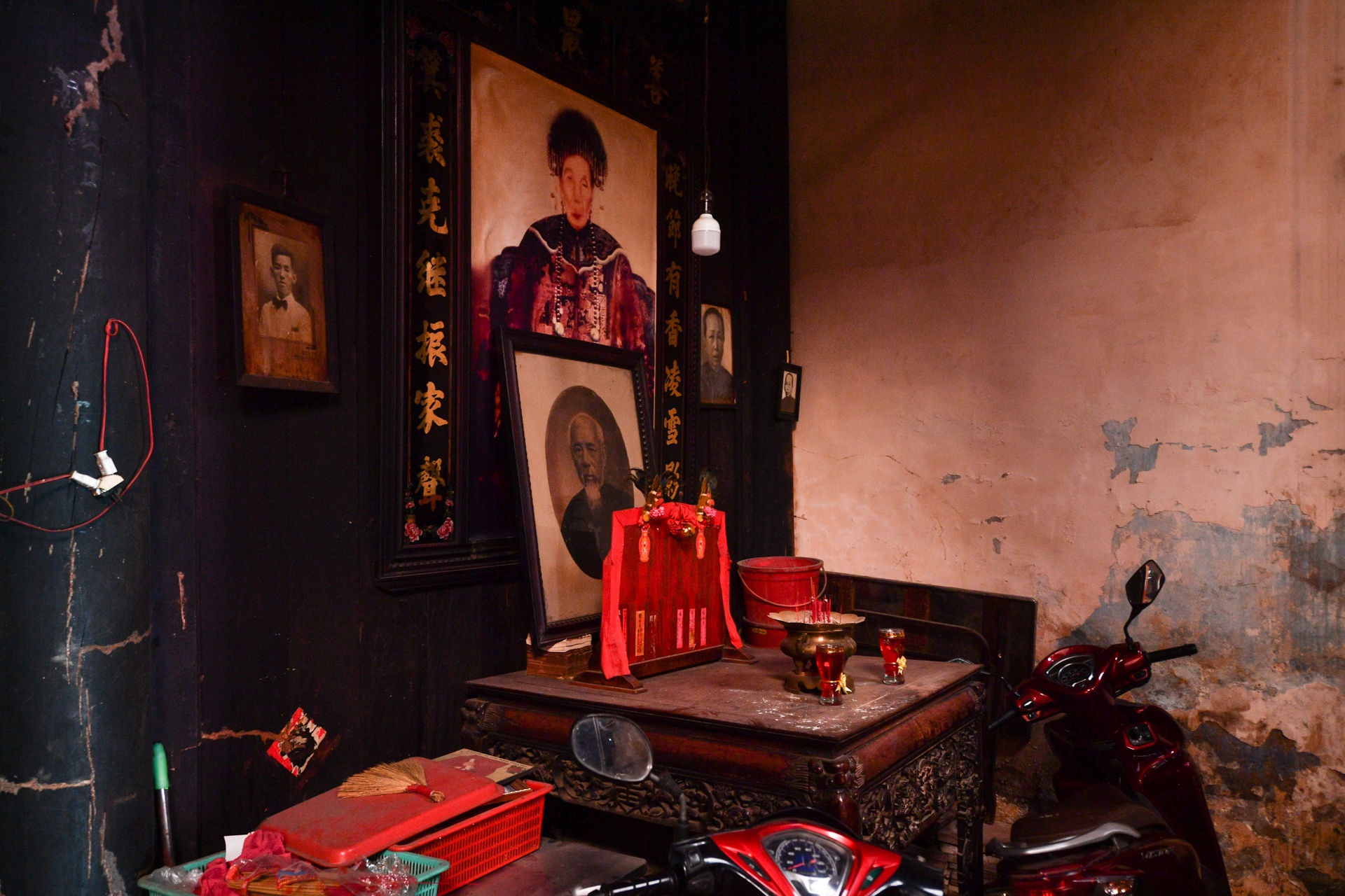 Can nha co hon 130 tuoi cua gia dinh 6 the he nguoi Hoa o TP.HCM hinh anh