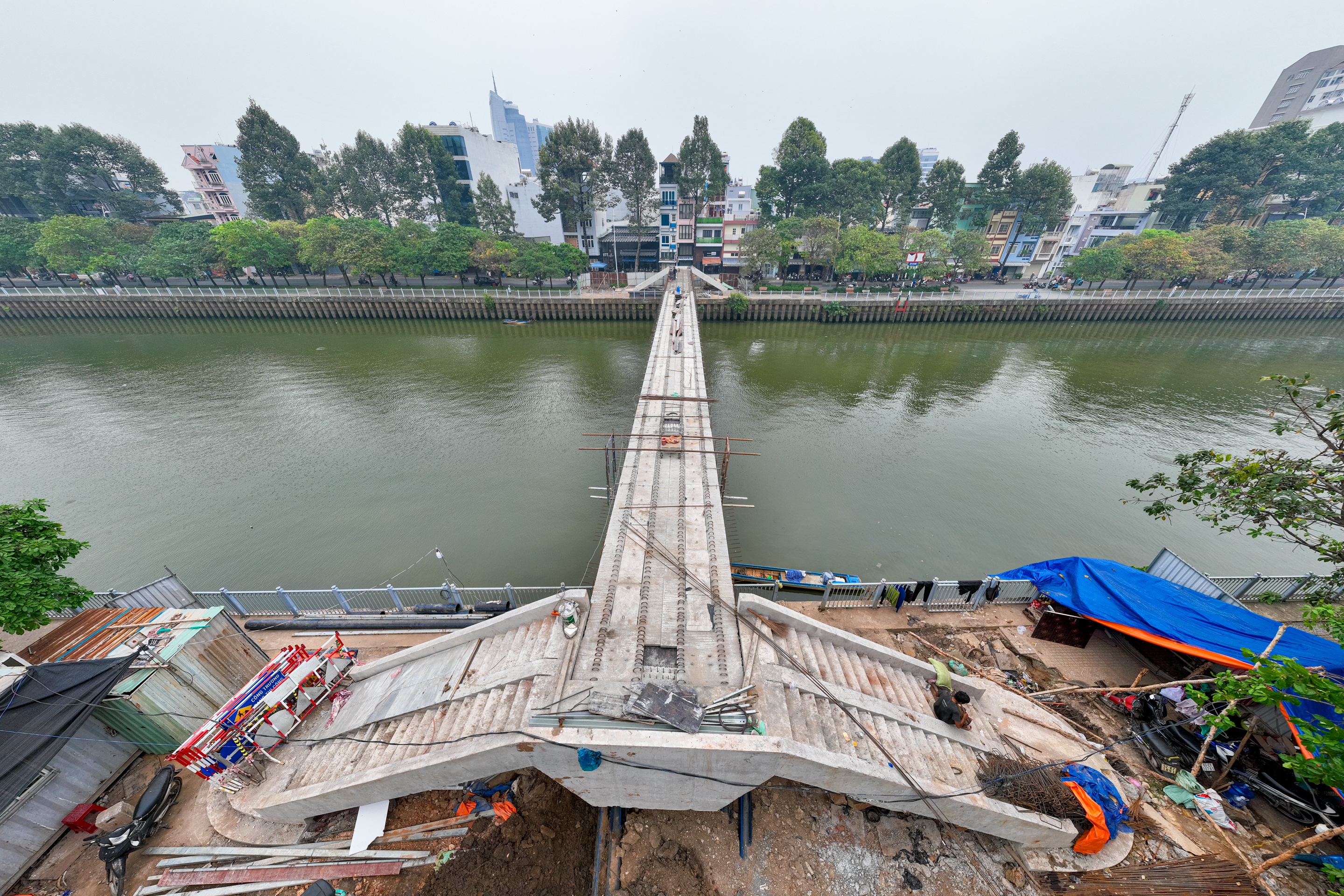 Cau di bo o TP.HCM anh 2