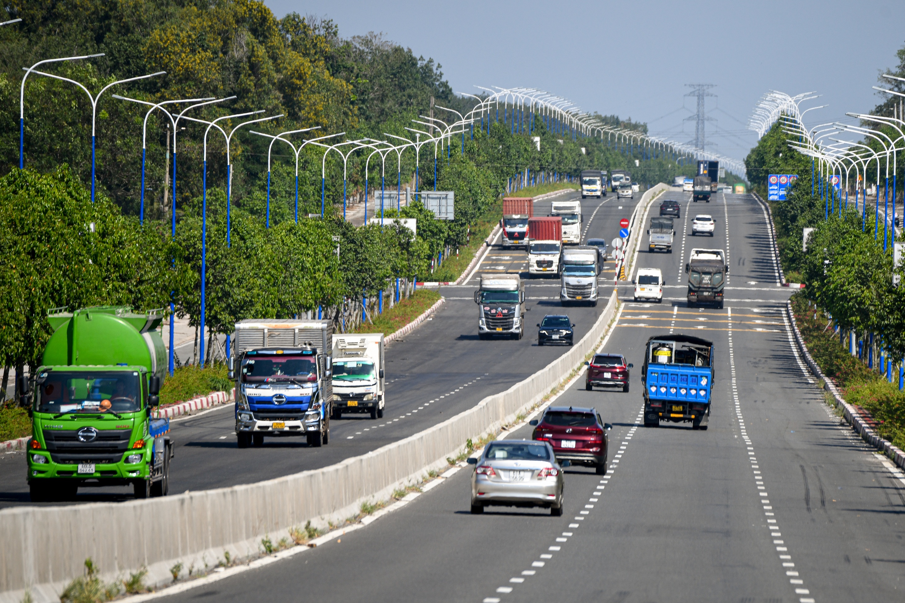 Dai lo 10 lan duong hien dai bac nhat Binh Duong hinh anh