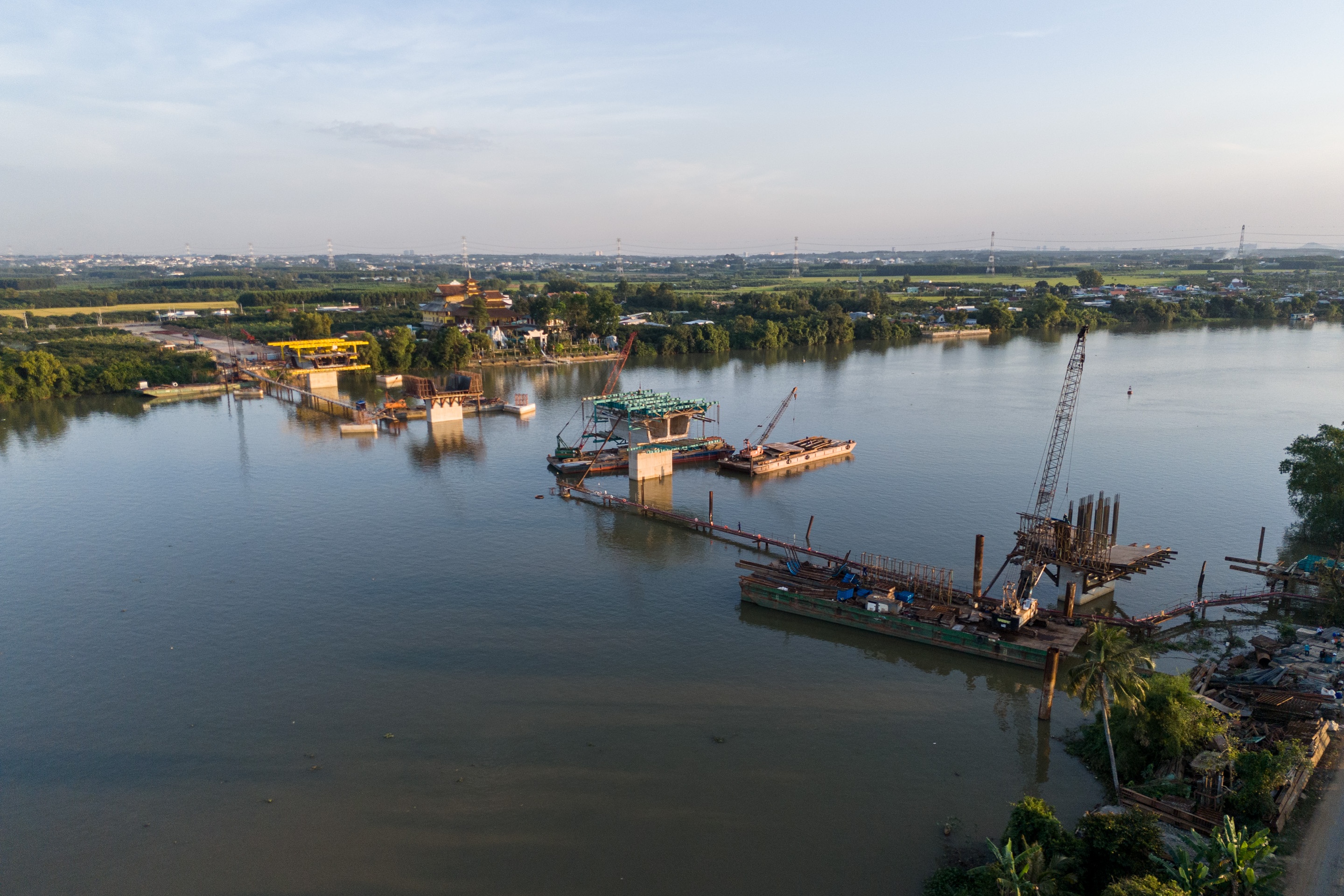 Cau Bach Dang 2 anh 1