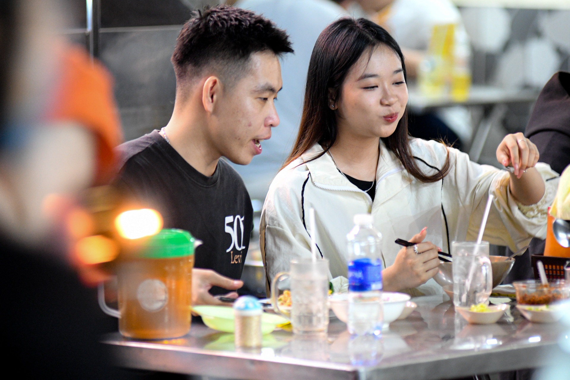 Tro thanh pho am thuc, duong Ha Ton Quyen van chi co sui cao hinh anh