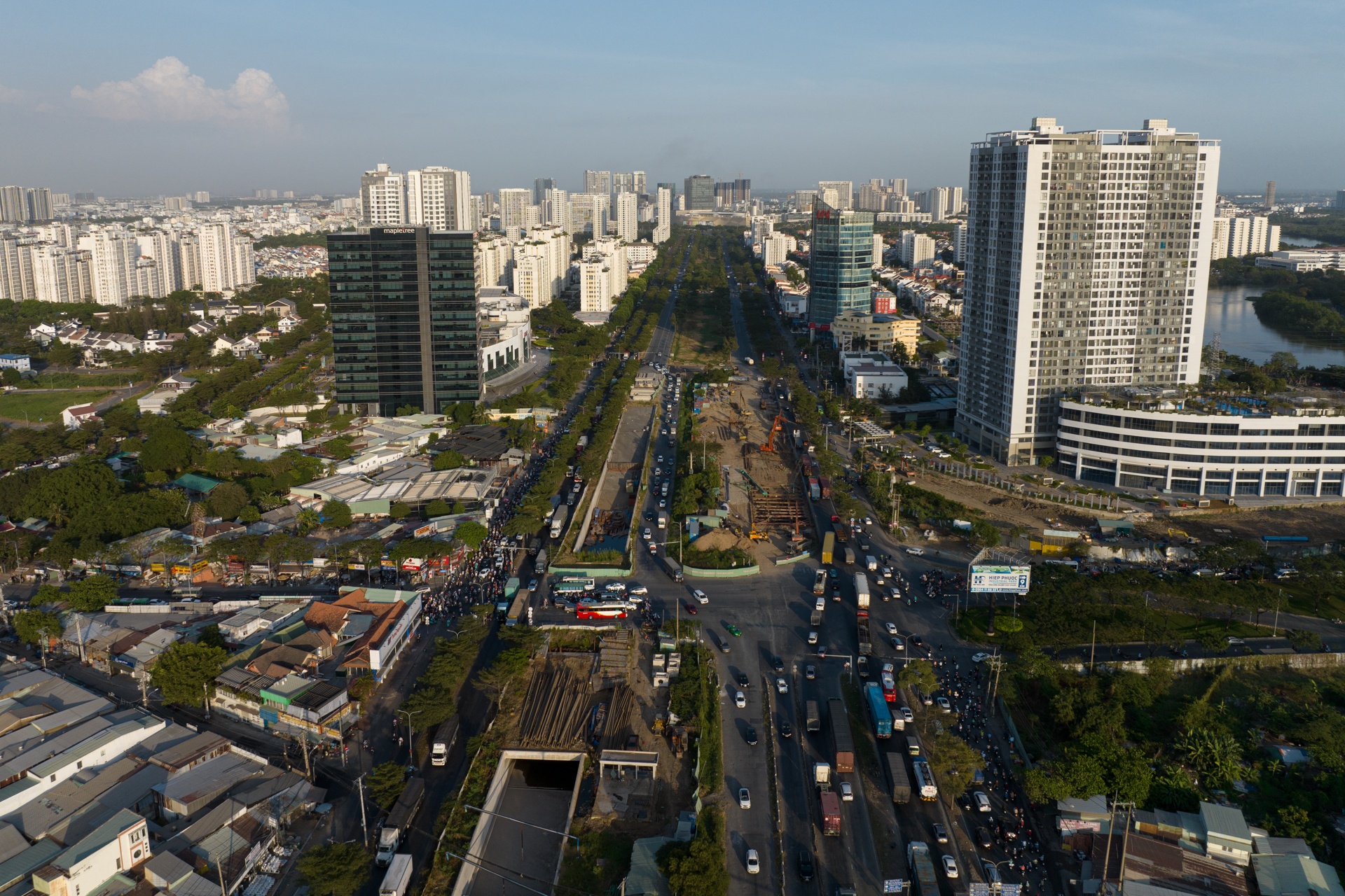 nut giao Nguyen Van Linh,  ham chui anh 12