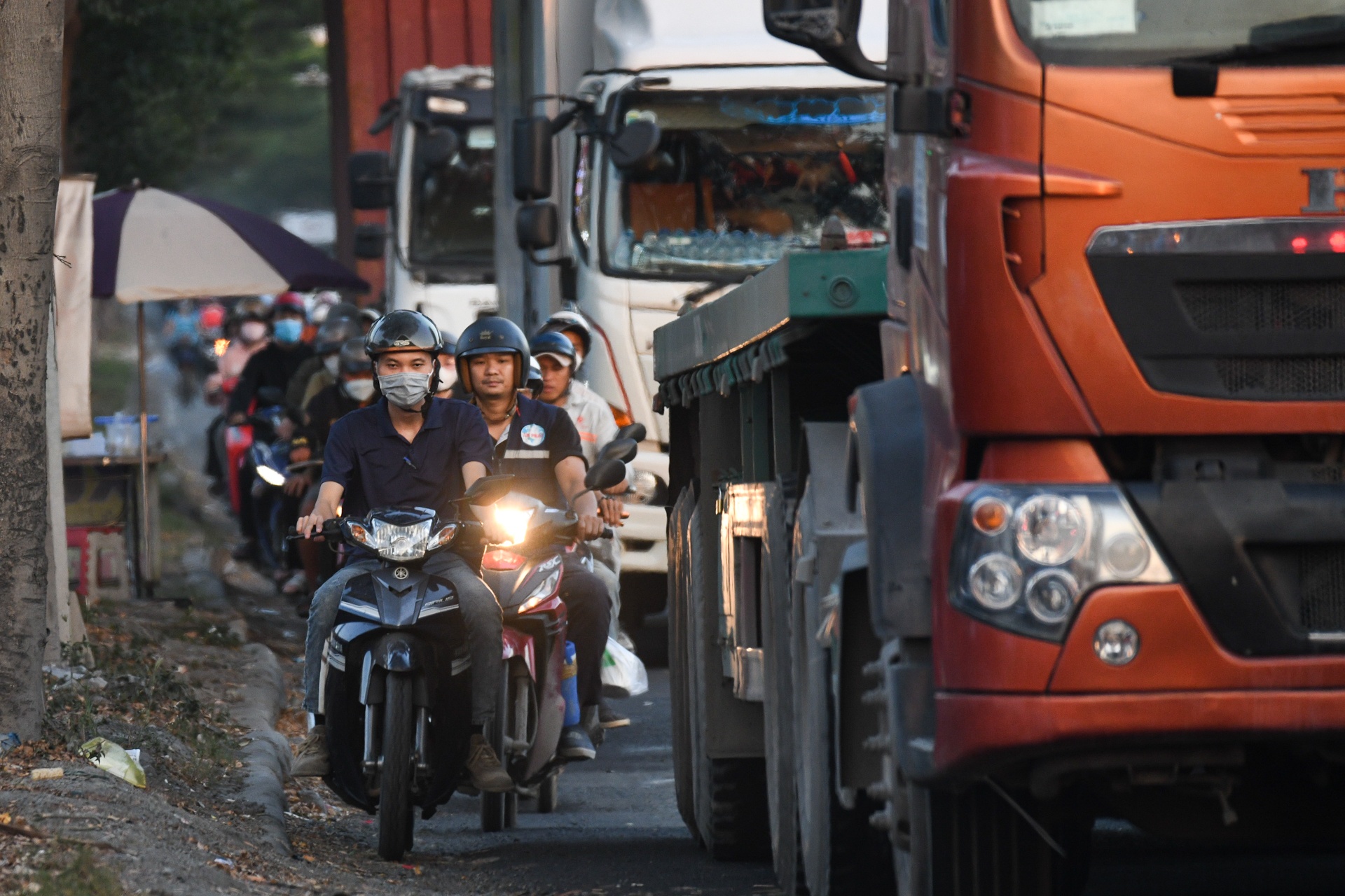 nut giao Nguyen Van Linh,  ham chui anh 9