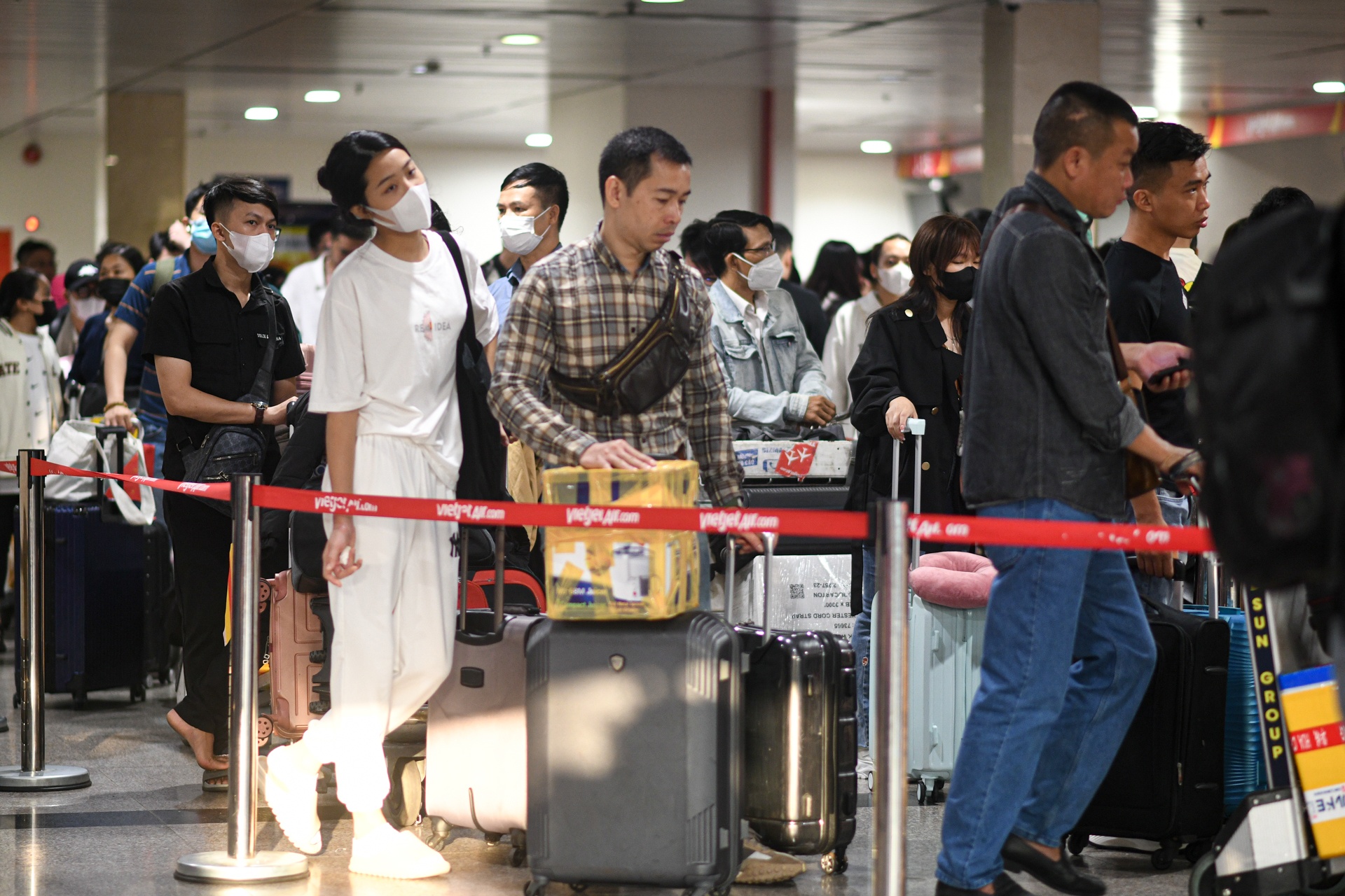 Di may bay Tet anh 2