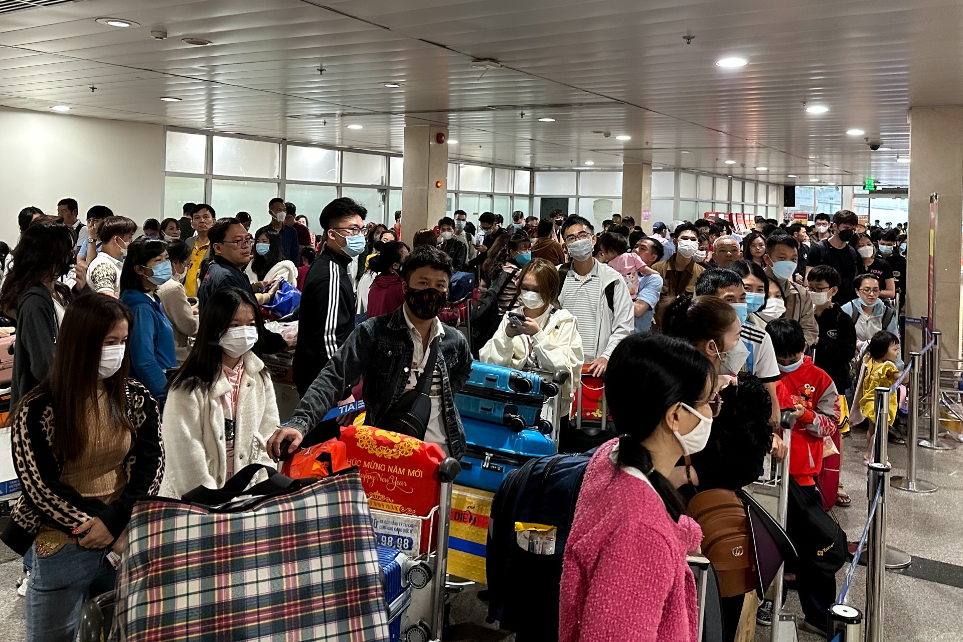 San bay Tan Son Nhat anh 7