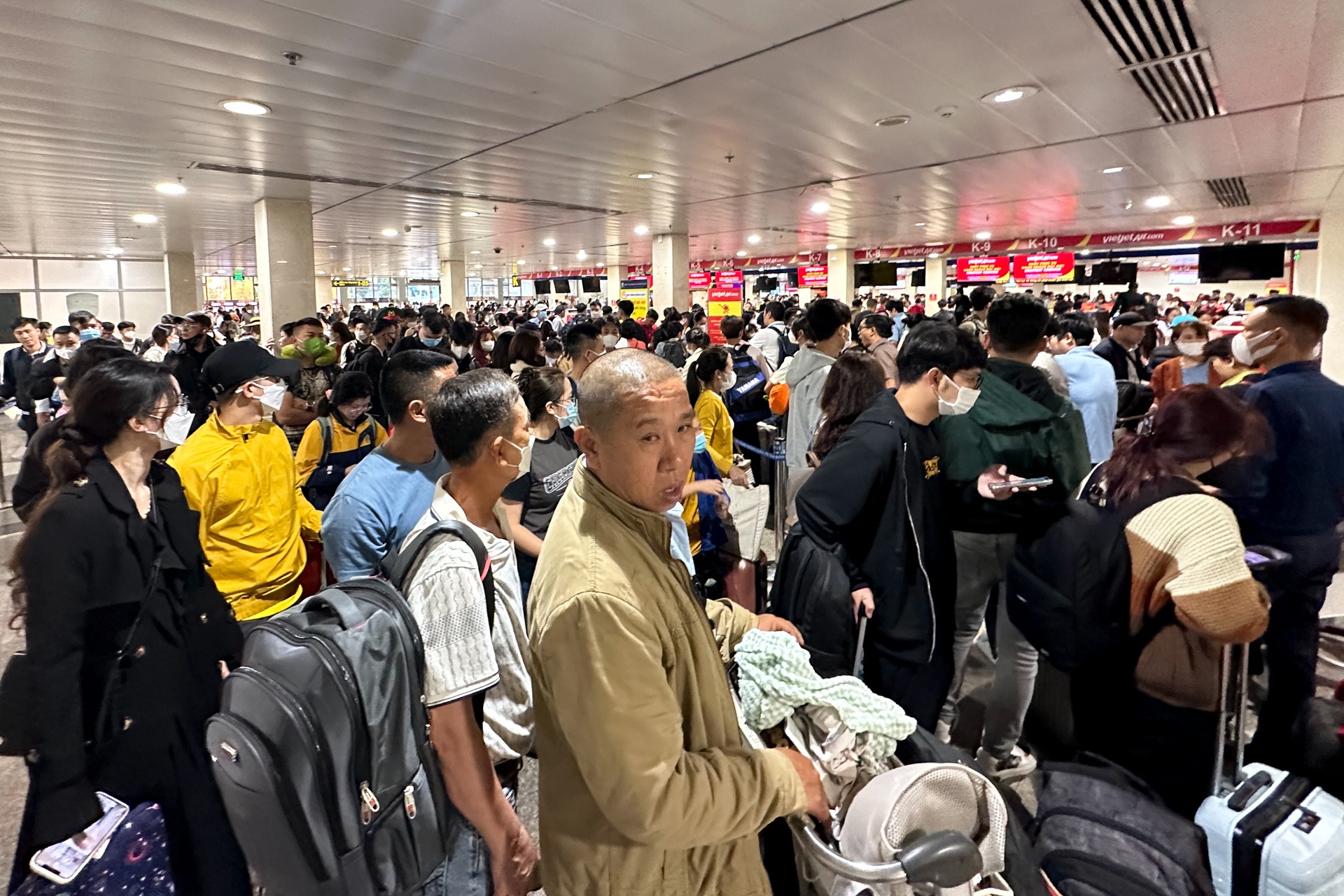 San bay Tan Son Nhat anh 2