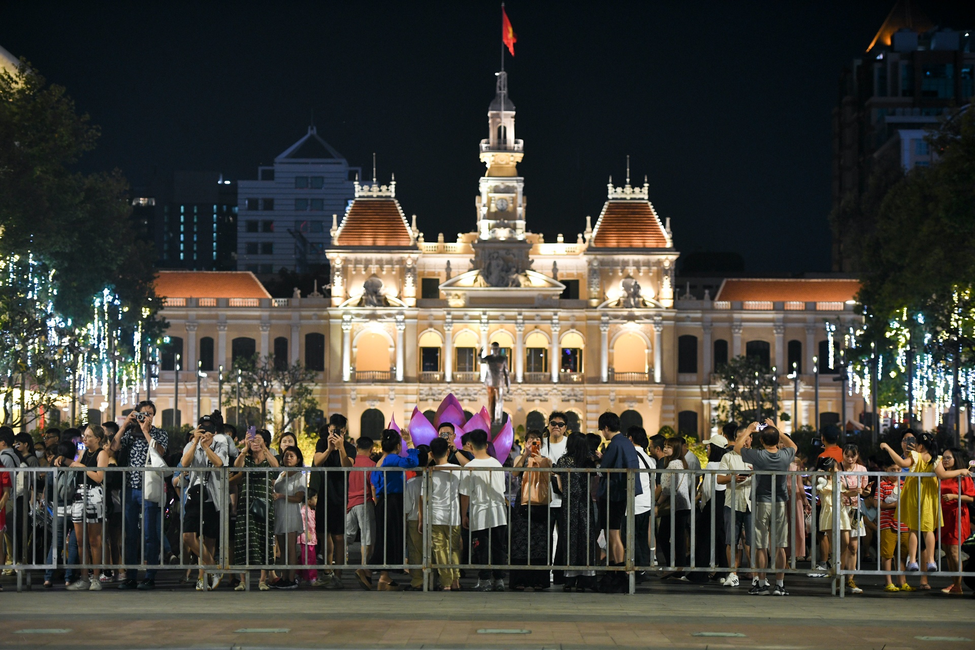 duong hoa Nguyen Hue 2024 anh 10