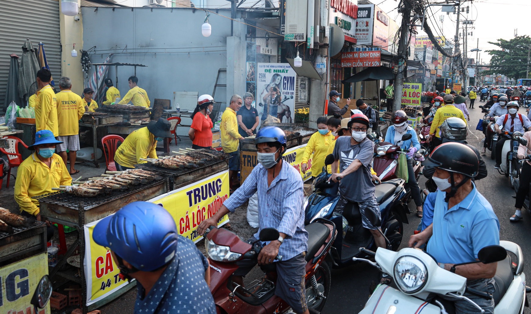 Pho ca loc nuong TP.HCM het canh ket xe ngay via Than Tai hinh anh