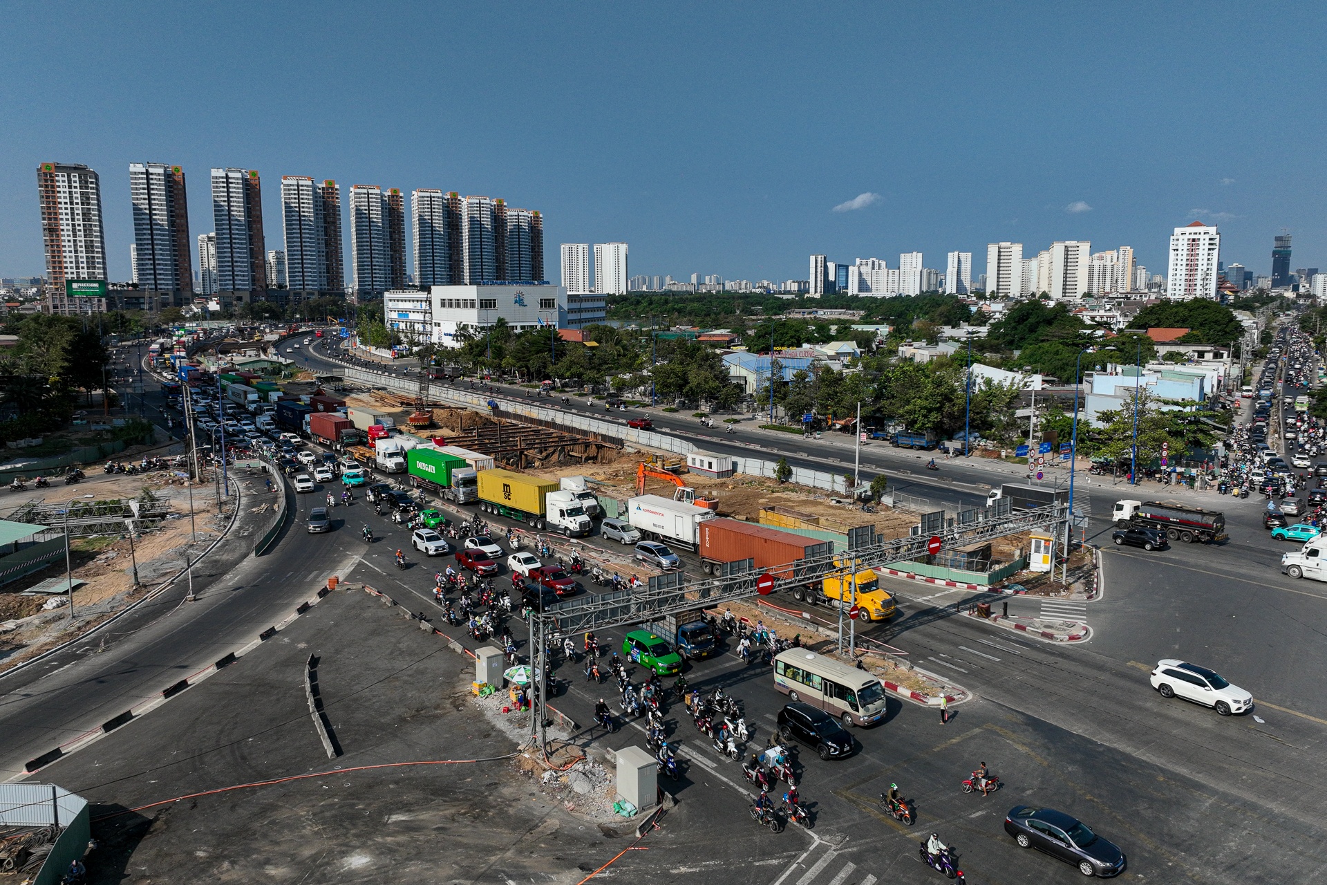 nut giao An Phu anh 12