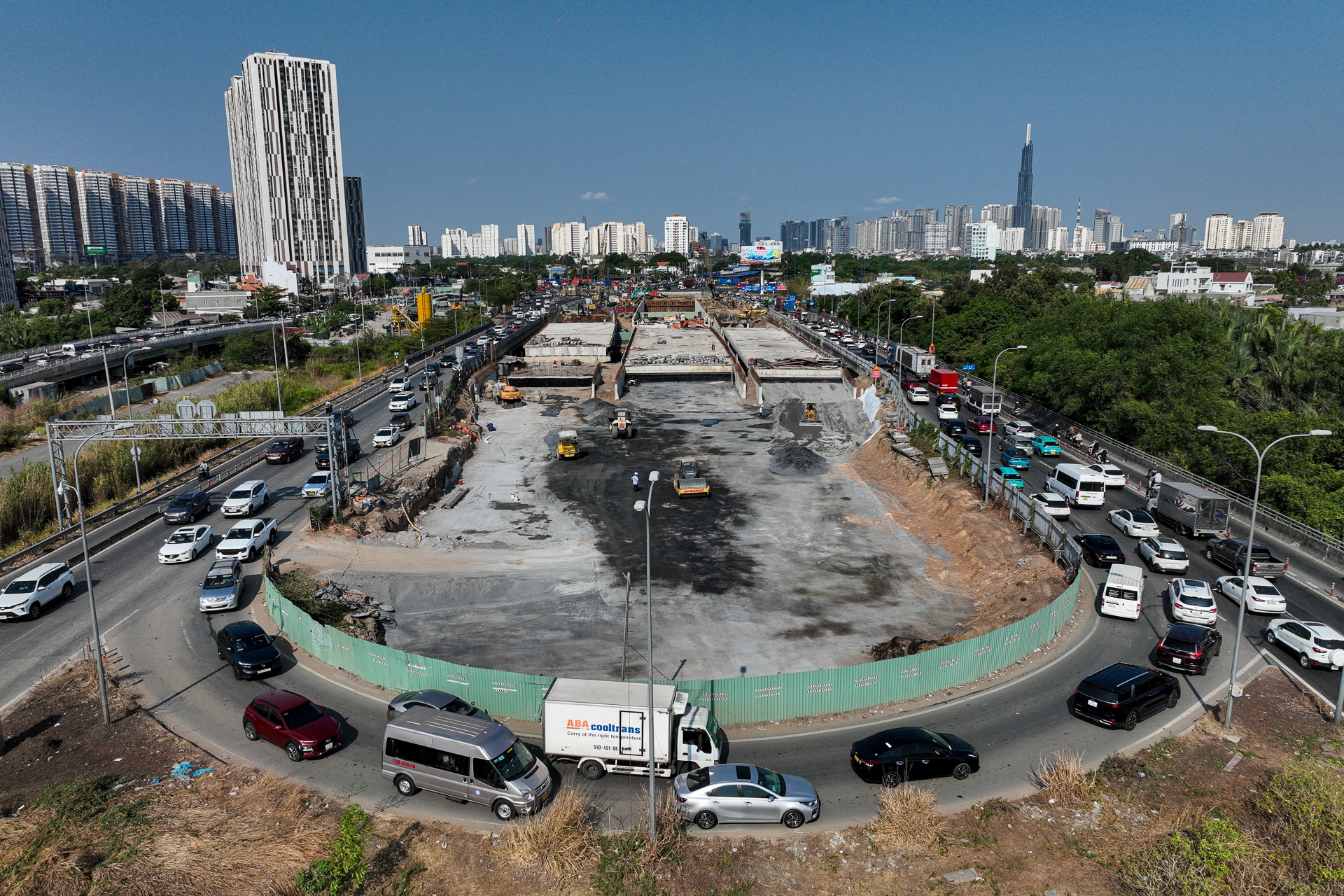 Hien trang nut giao 3 tang hien dai nhat TP.HCM hinh anh