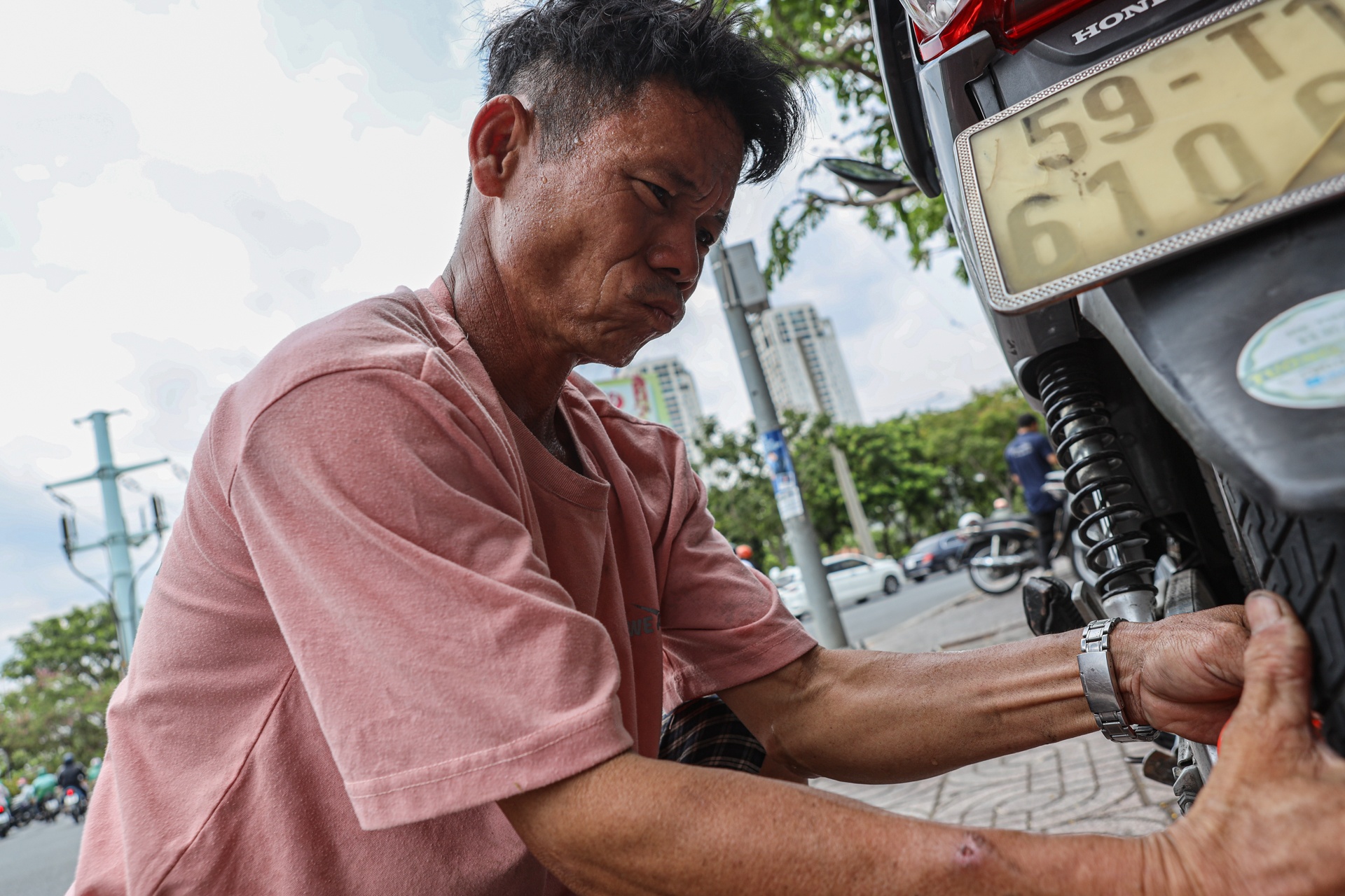 TP.HCM nong cao diem anh 9