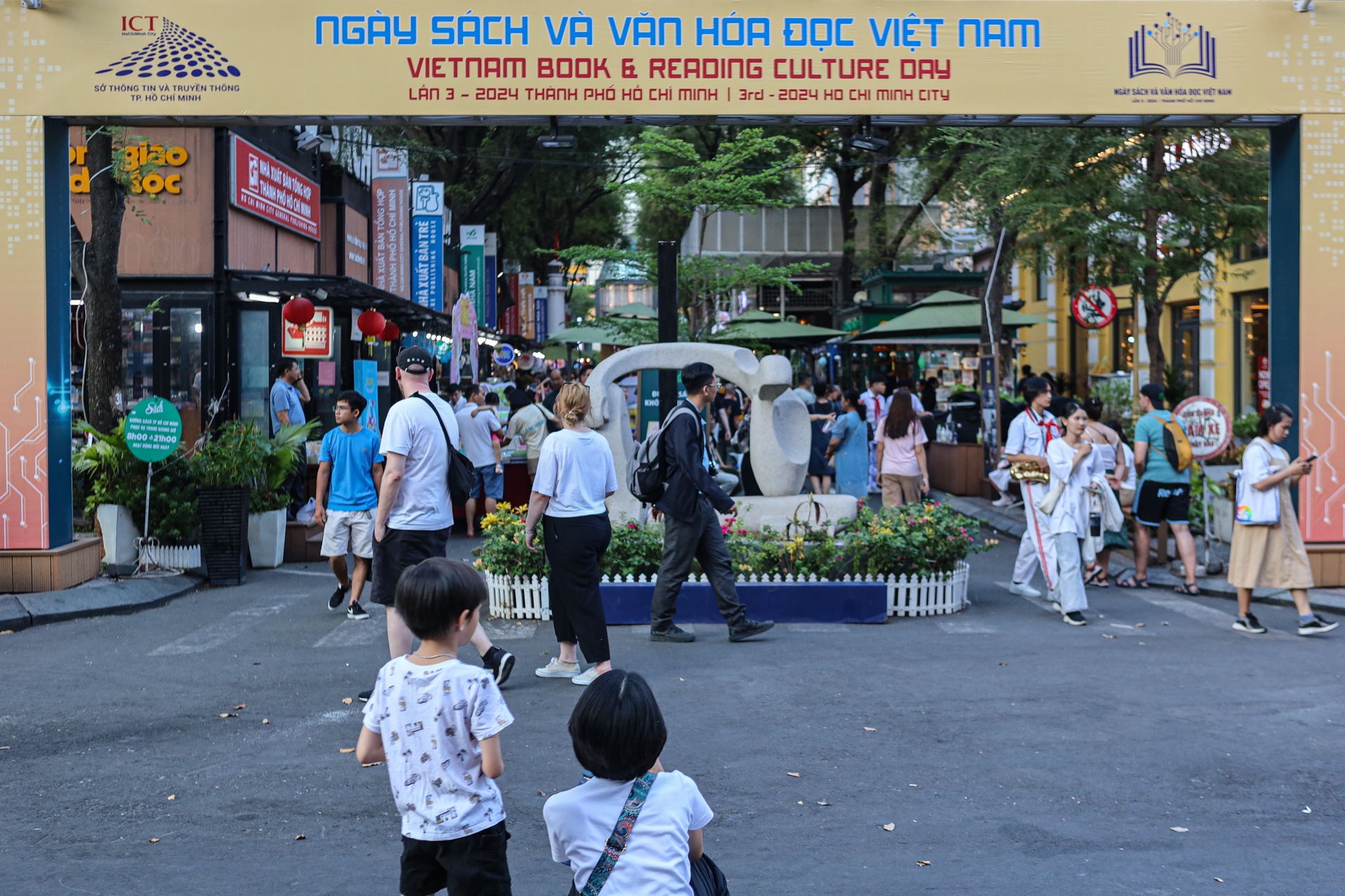 ngay sach viet nam 2024 anh 1