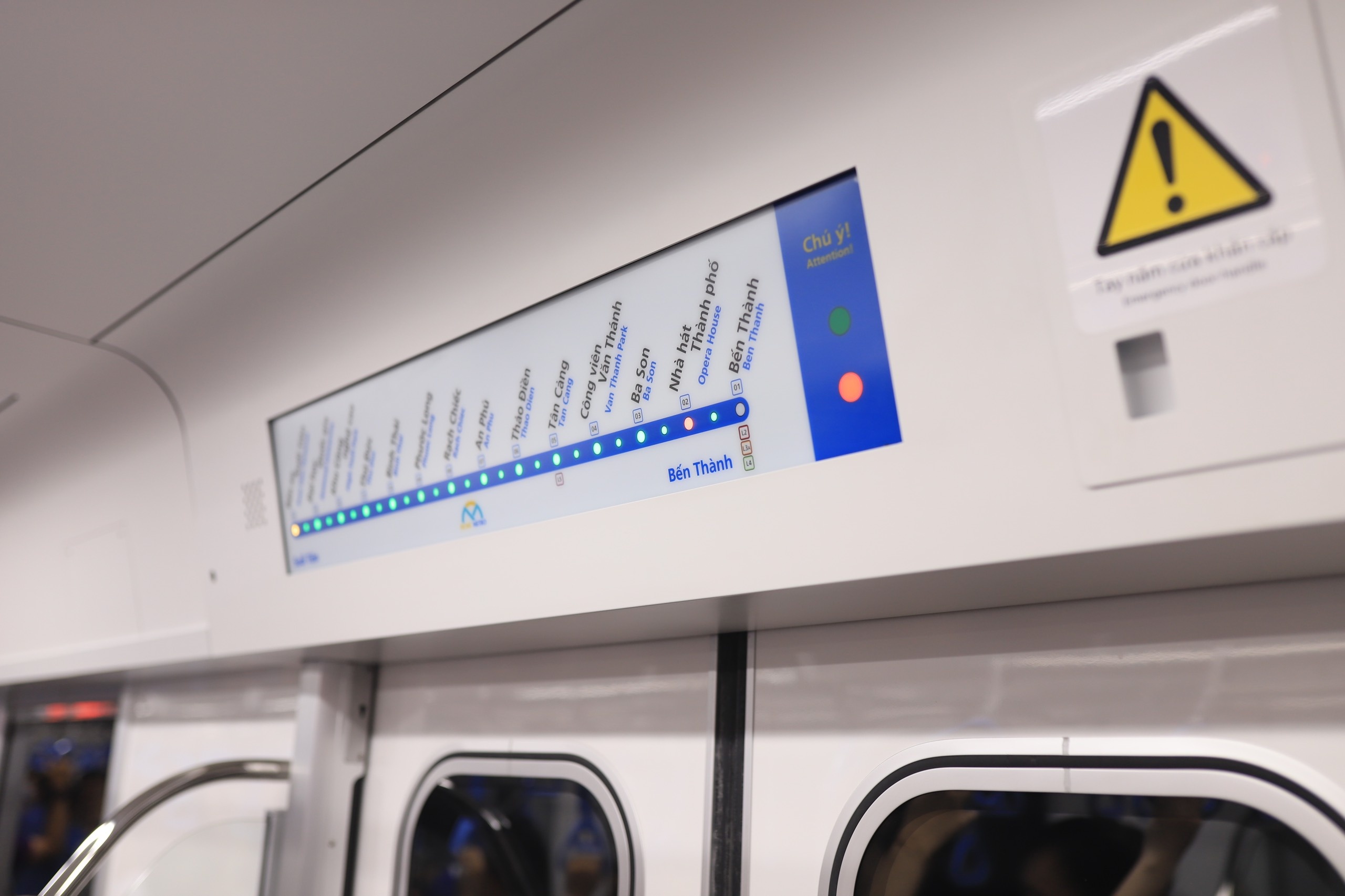 metro so 1,  chay thu,  nha ga,  ben thanh,  suoi tien anh 8