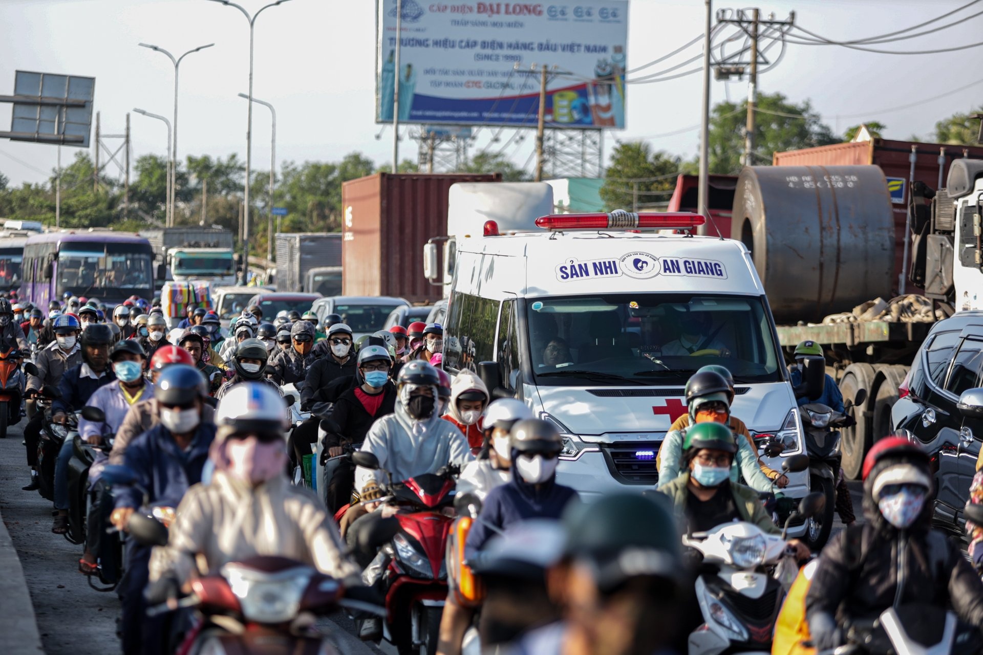 ket xe mien Tay TP.HCM anh 7