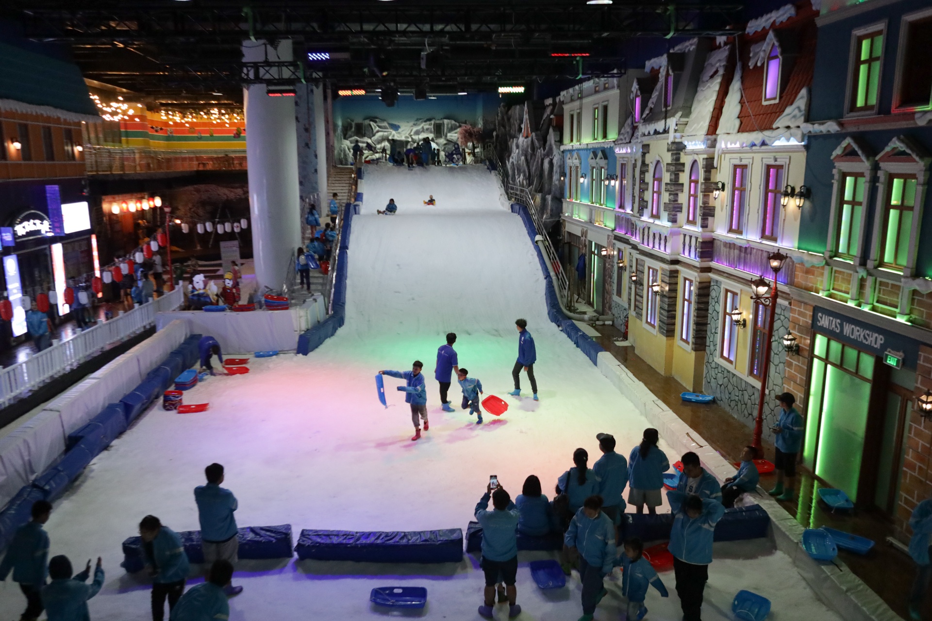 tranh nong ngay le anh 1