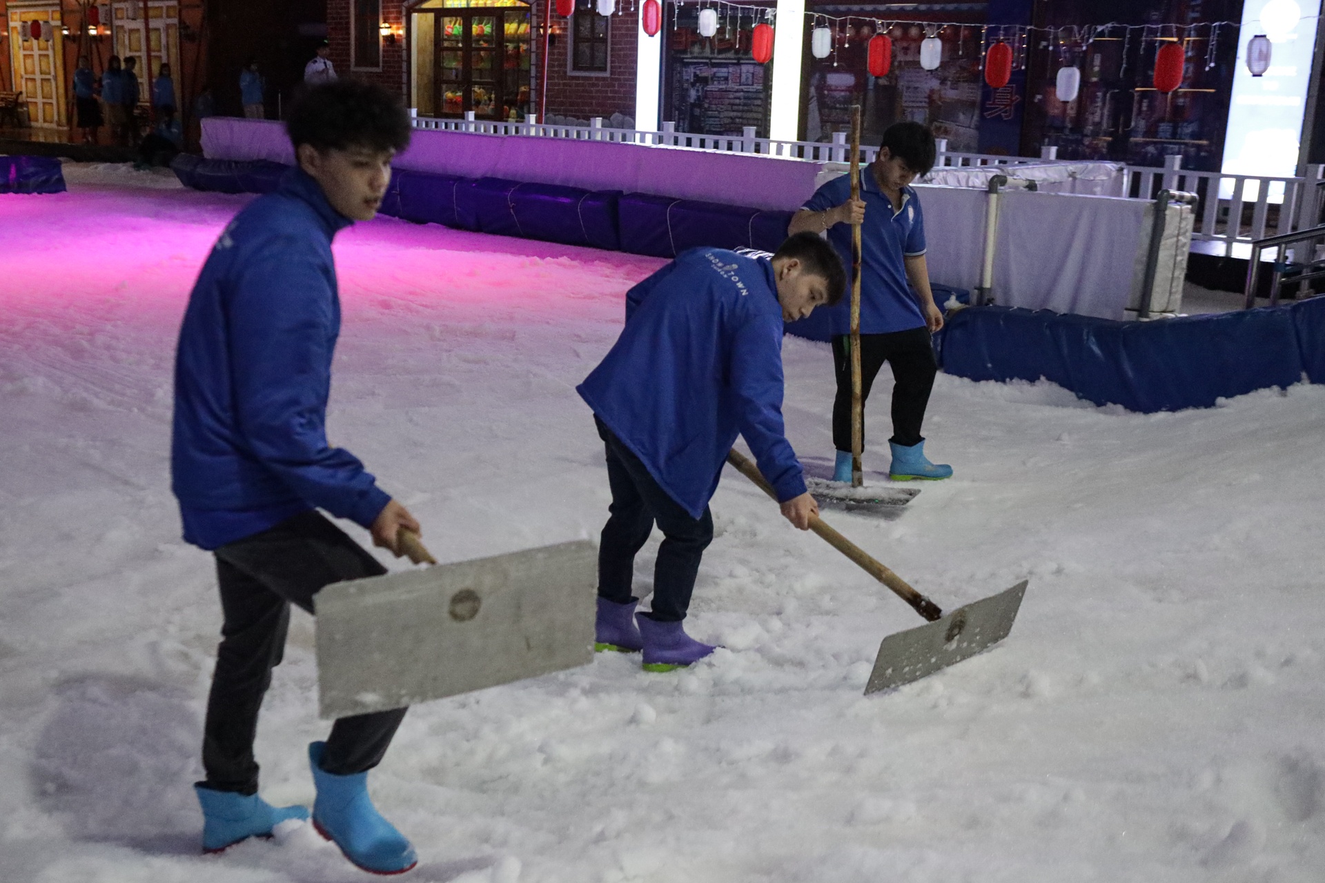 tranh nong ngay le anh 9