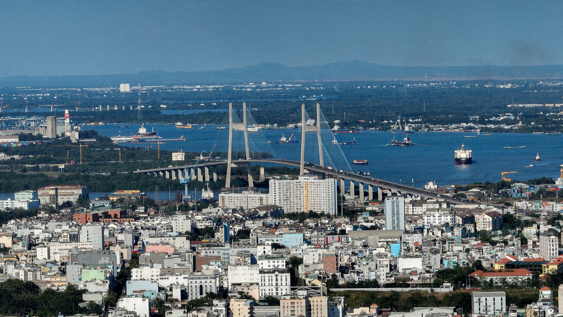 TP.HCM ngay 30/4 anh 2