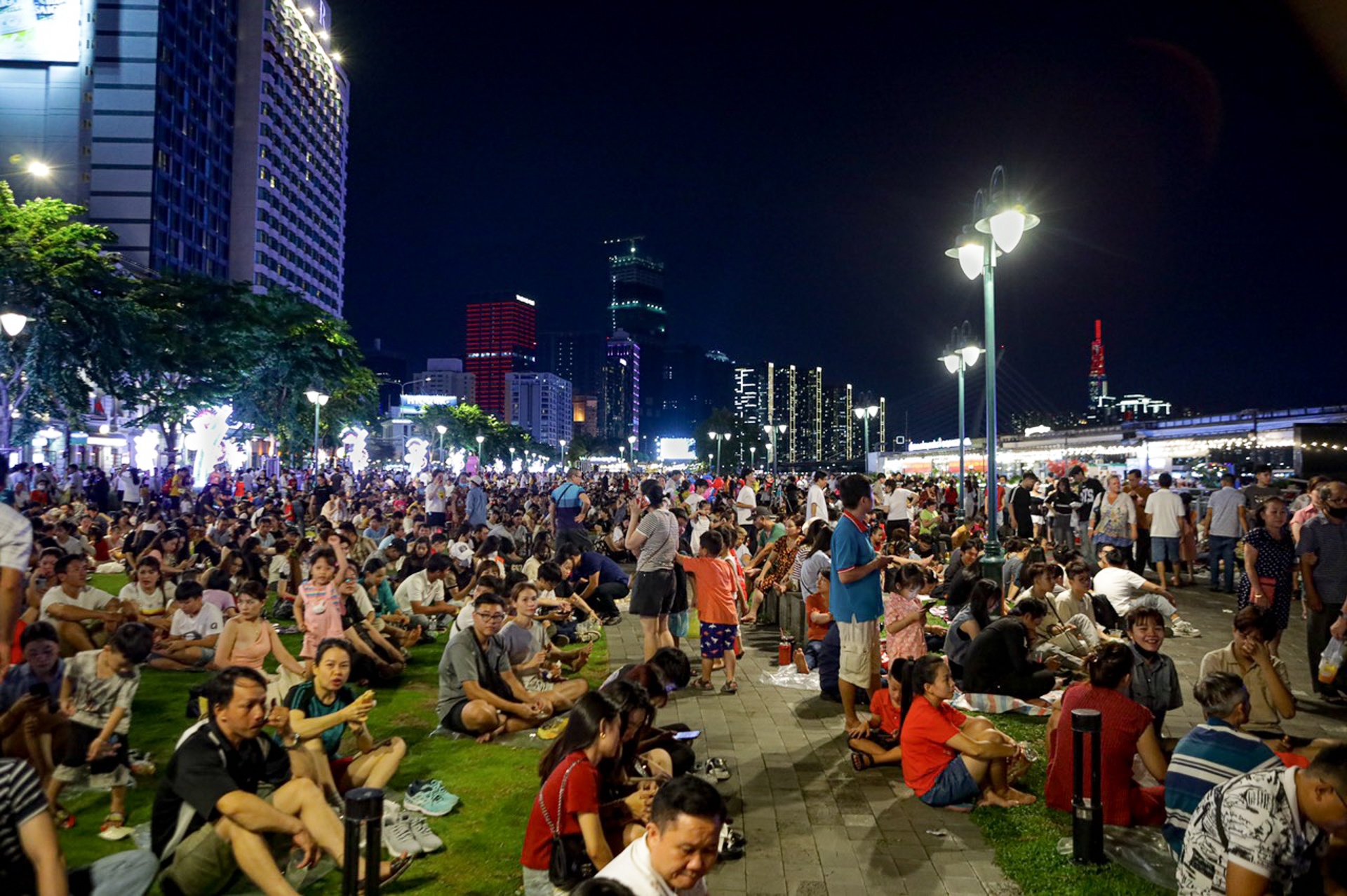 phao hoa 30/4-1/5 anh 4