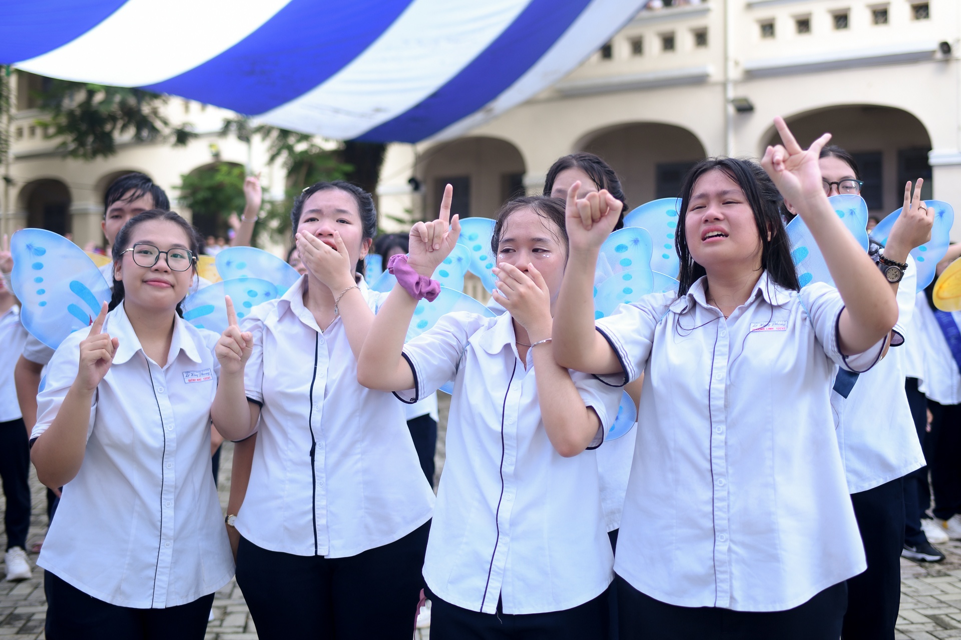 cảm xúc ngày bế giảng ảnh 7 cam xuc ngay be giang anh 7