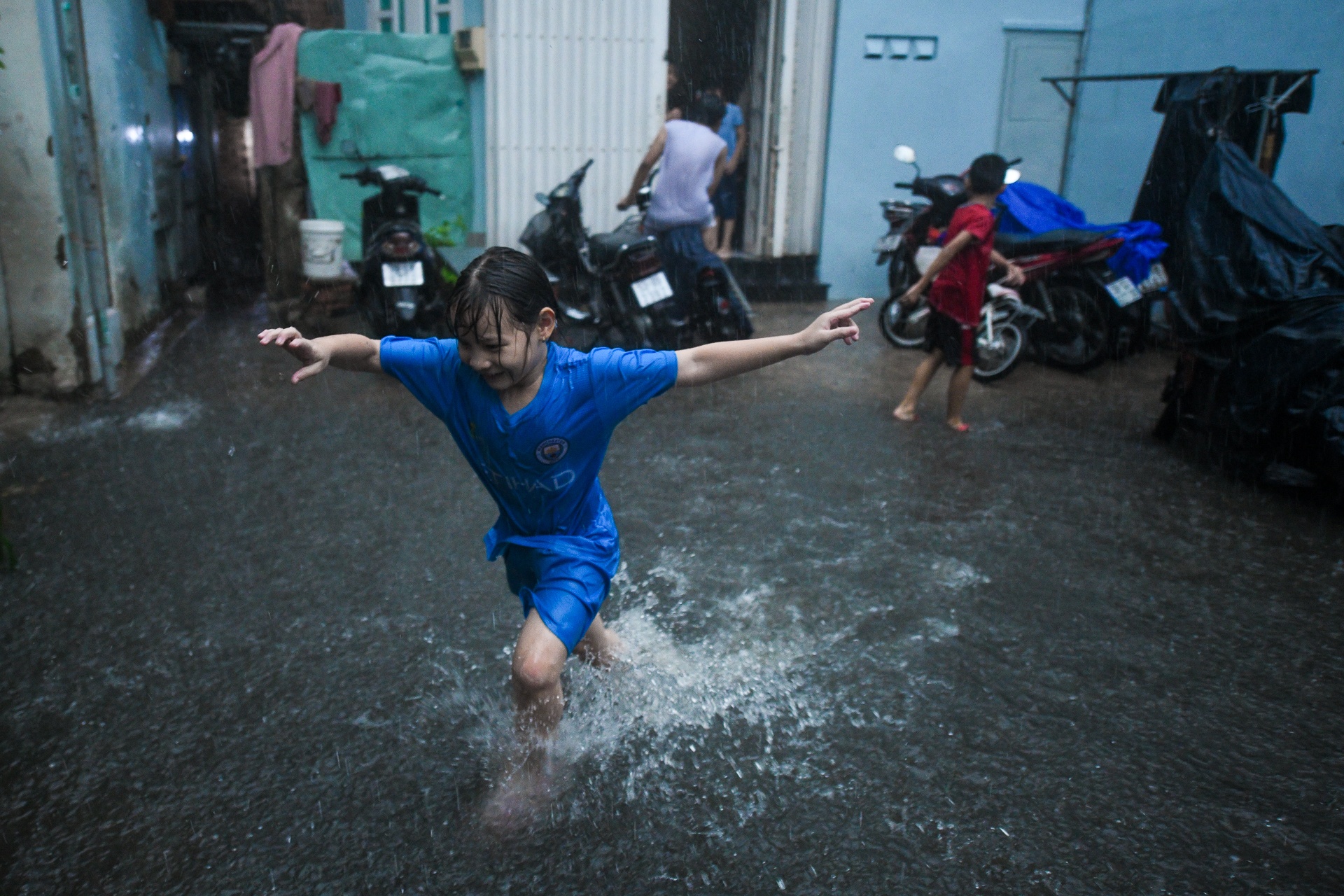 Lo ngai benh truyen nhiem gia tang khi TP.HCM mua trai mua hinh anh