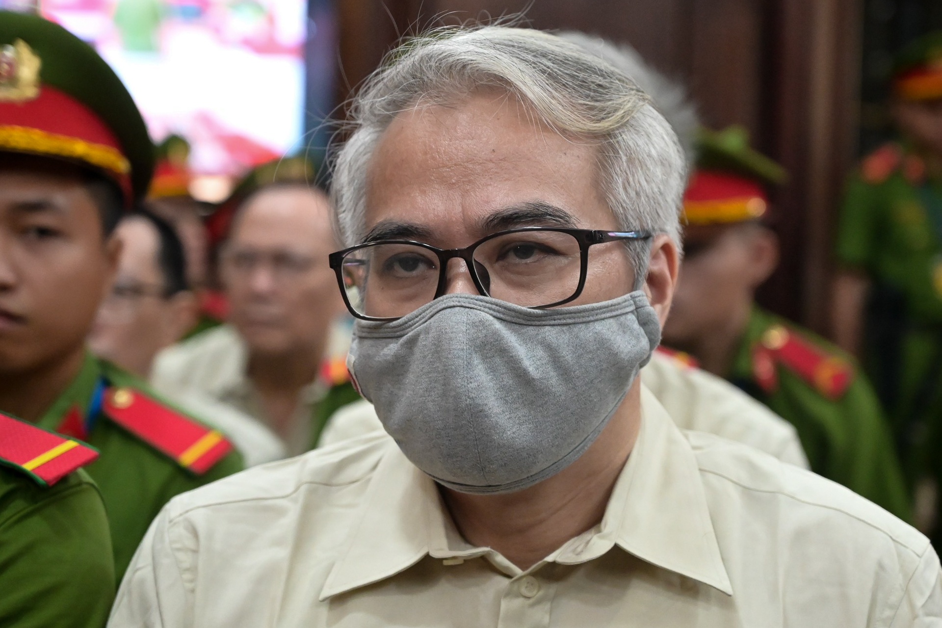 Hai cuu cuc truong dang kiem hau toa hinh anh