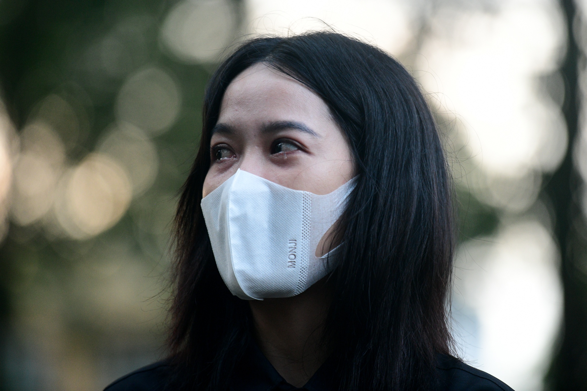 Nguoi dan TP.HCM doi mua xep hang vao vieng TBT Nguyen Phu Trong hinh anh