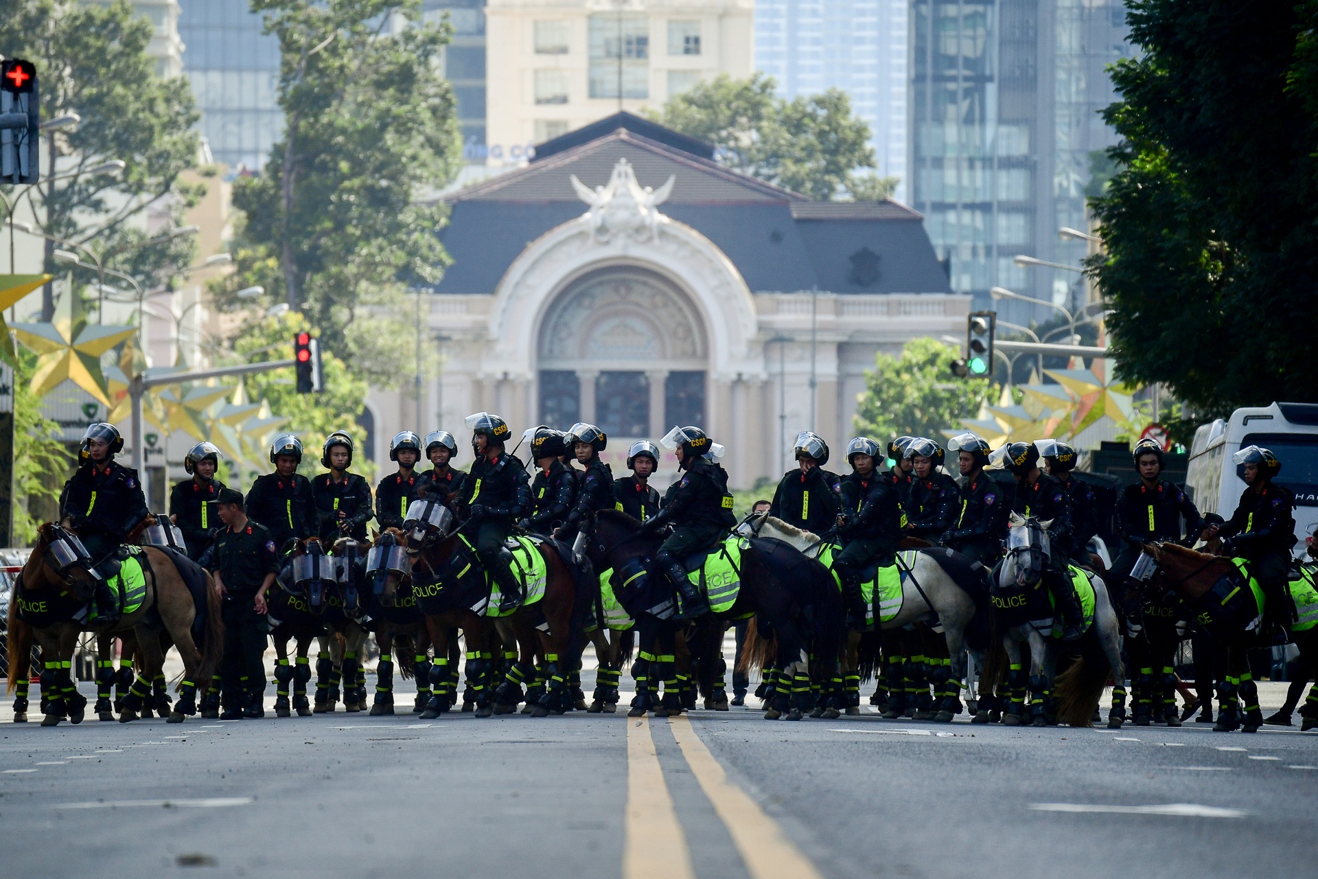 ky binh TP.HCM anh 2