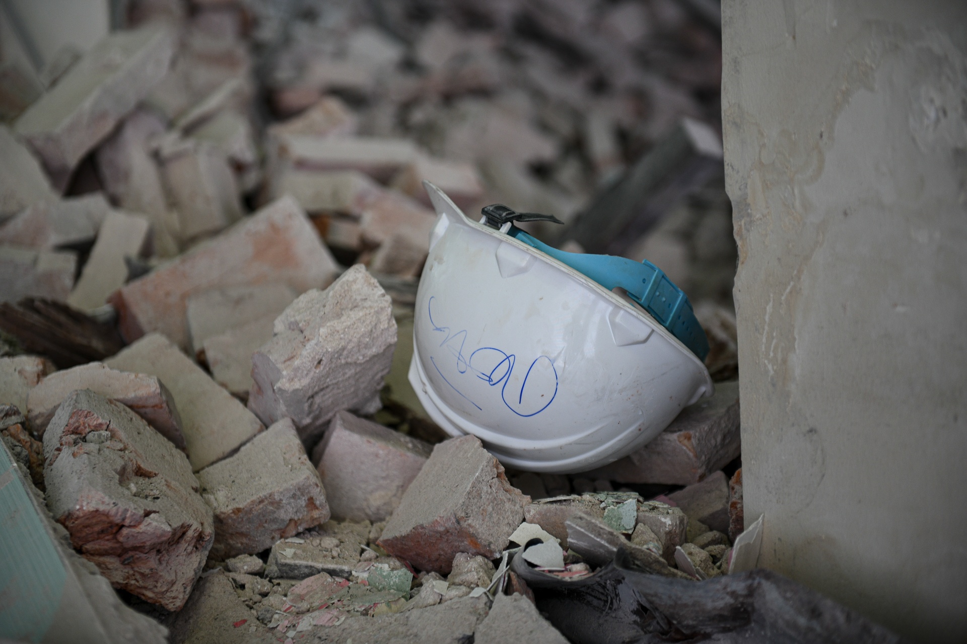 Hien truong vu sap nha o trung tam TP.HCM hinh anh