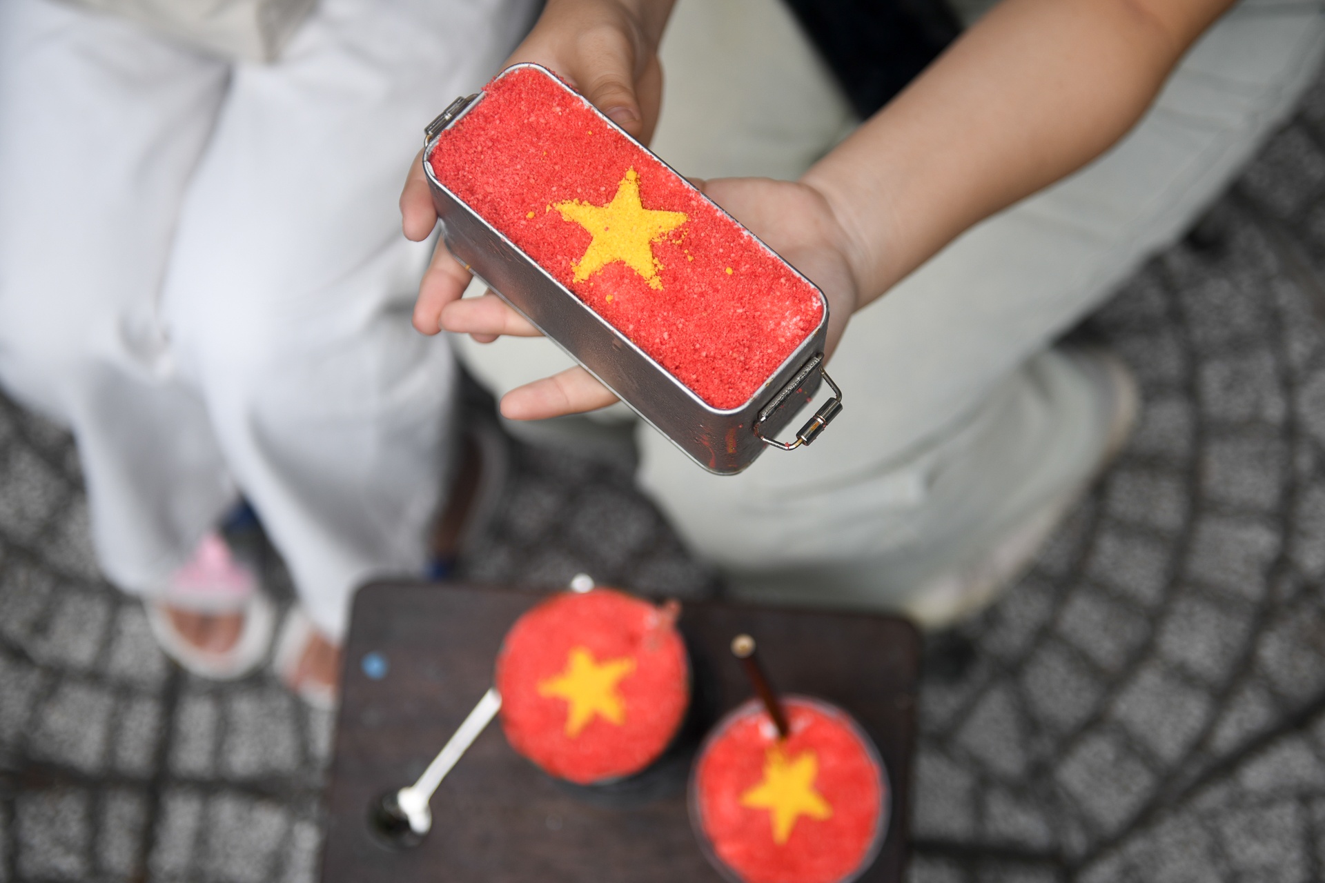 Day tu 6h check-in ca phe co do sao vang tai TP.HCM hinh anh