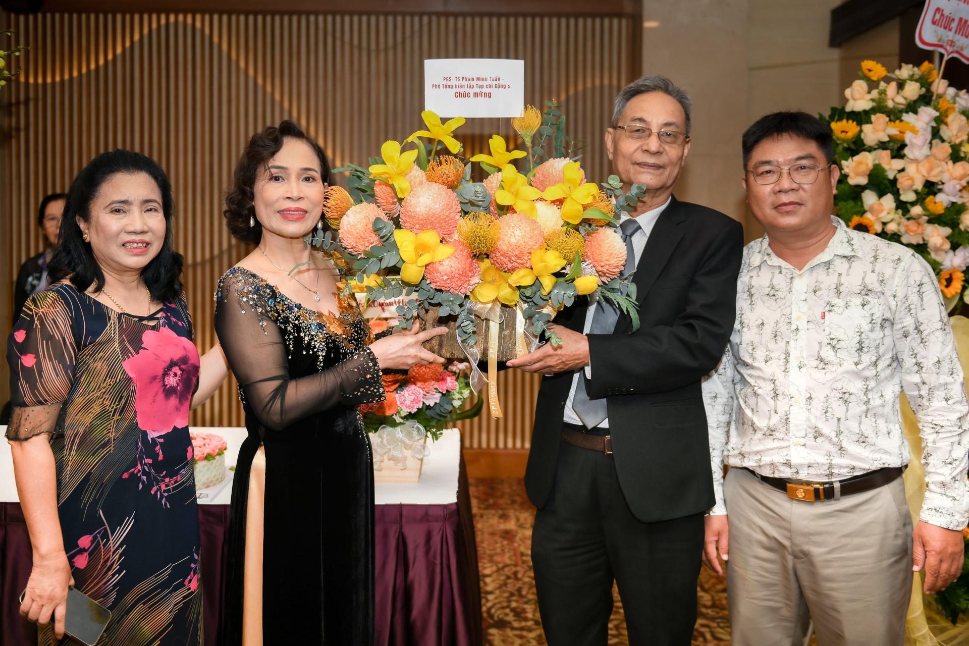 Van phong Luat su Cho Lon ky niem 20 nam thanh lap hinh anh