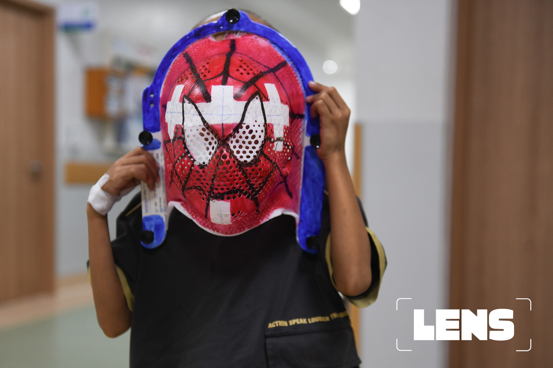 Cau be ung thu o TP.HCM va chiec mat na xa tri Nguoi nhen hinh anh