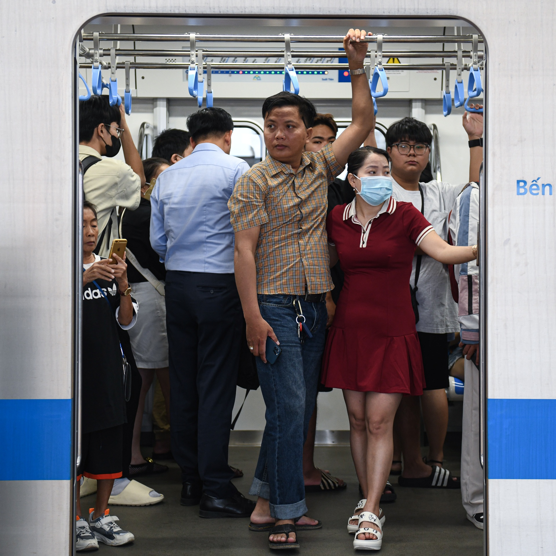 ô cửa tàu metro ảnh 1 o cua tau metro anh 1