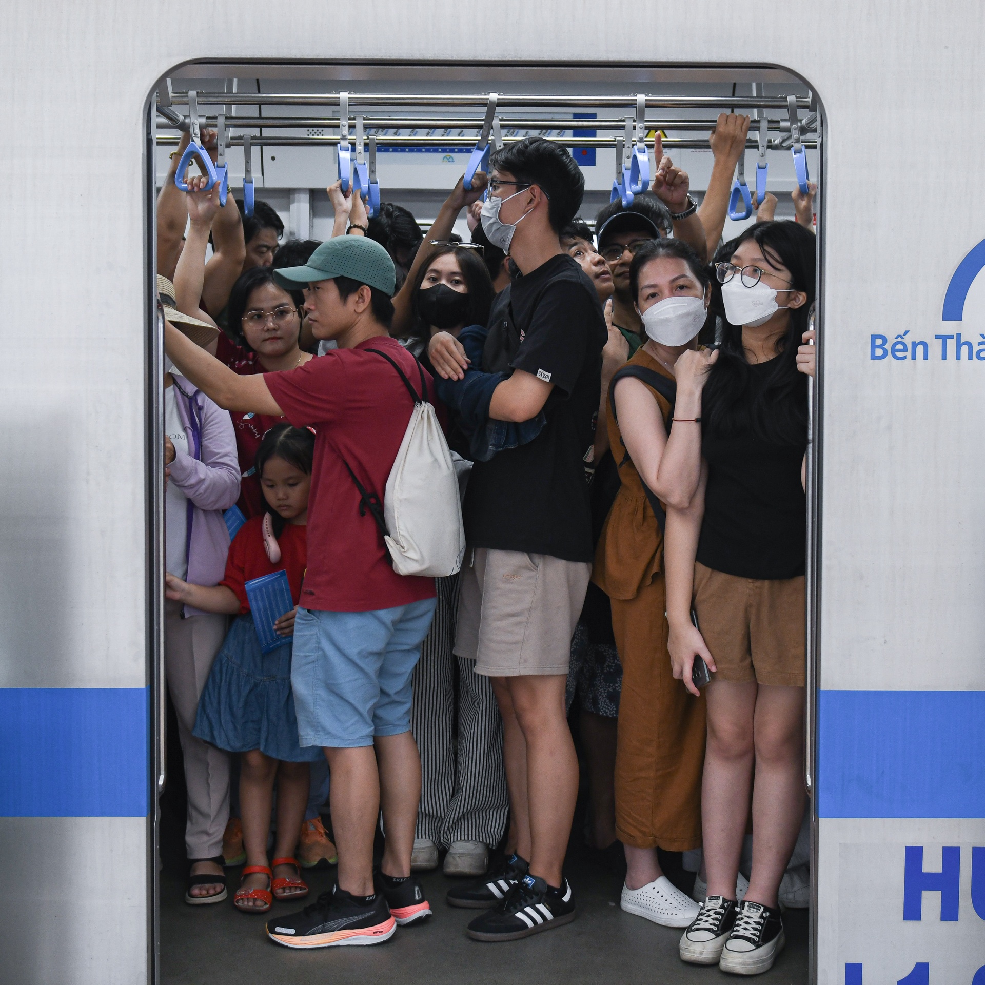 ô cửa tàu metro ảnh 8 o cua tau metro anh 8