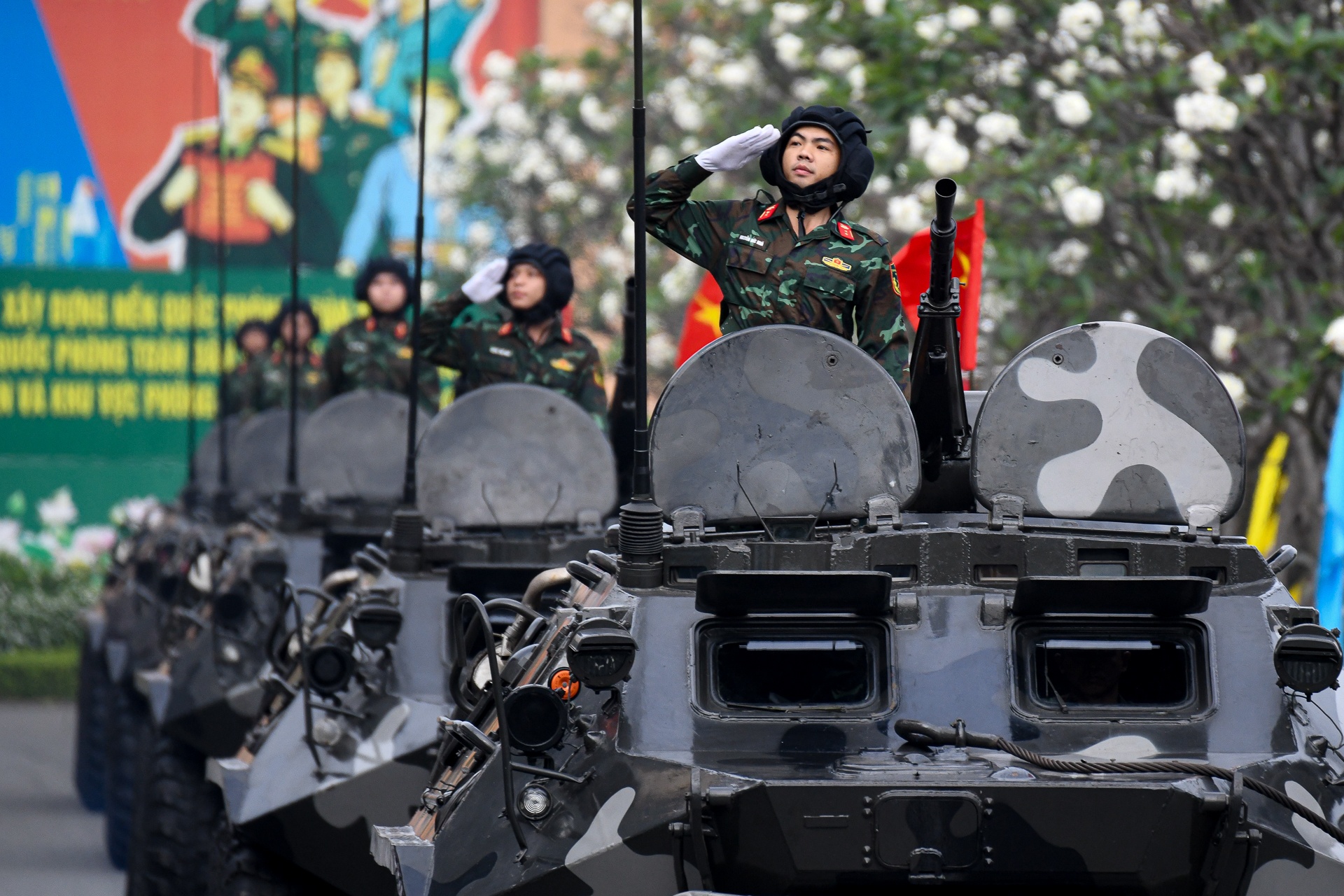 Tuong Trinh Van Quyet, ong Nguyen Thanh Nghi du le ra quan cua TP.HCM hinh anh