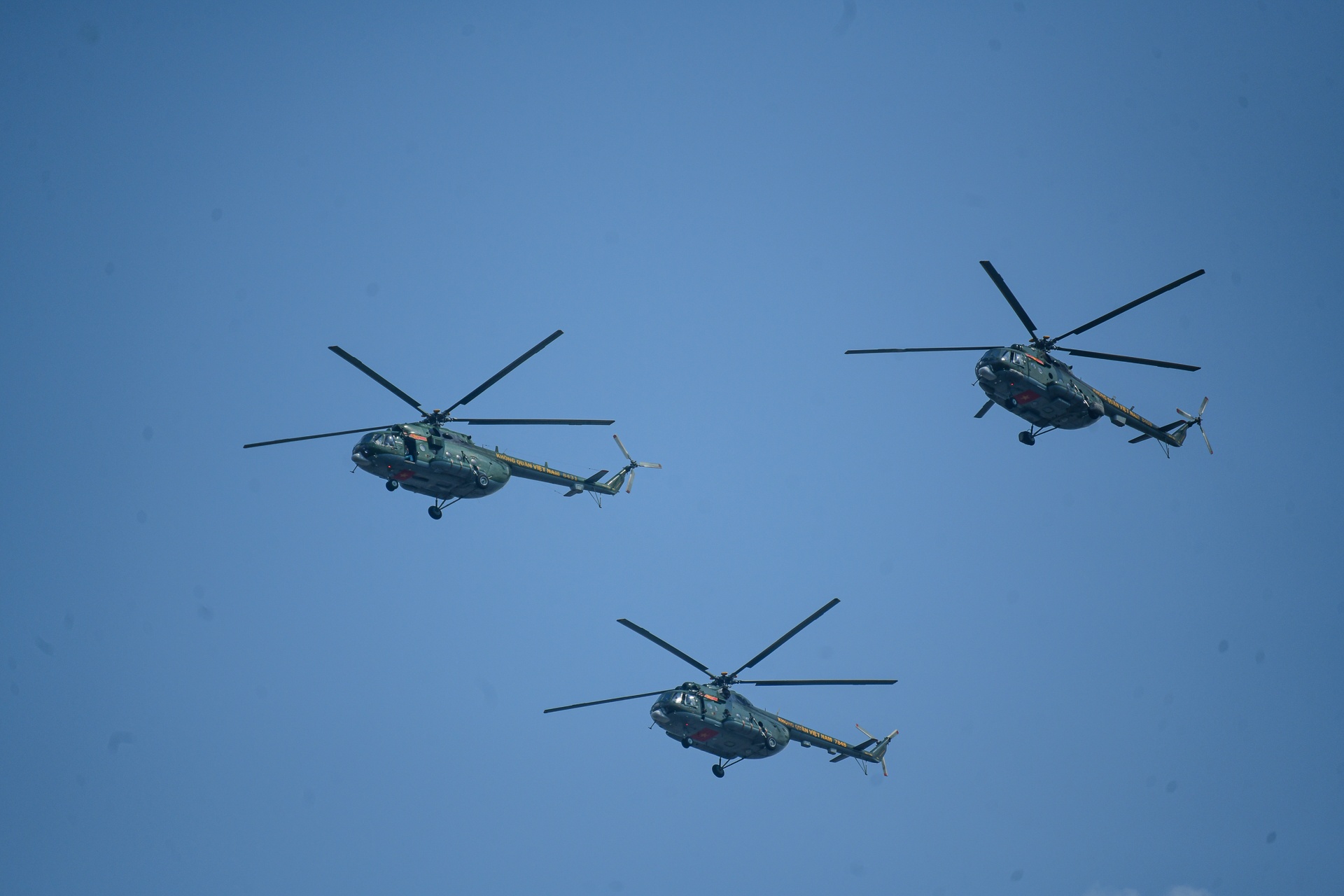 dieu binh 30/4 anh 9