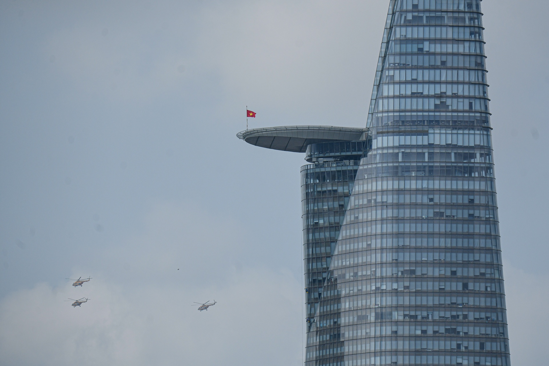 dieu binh 30/4 anh 5