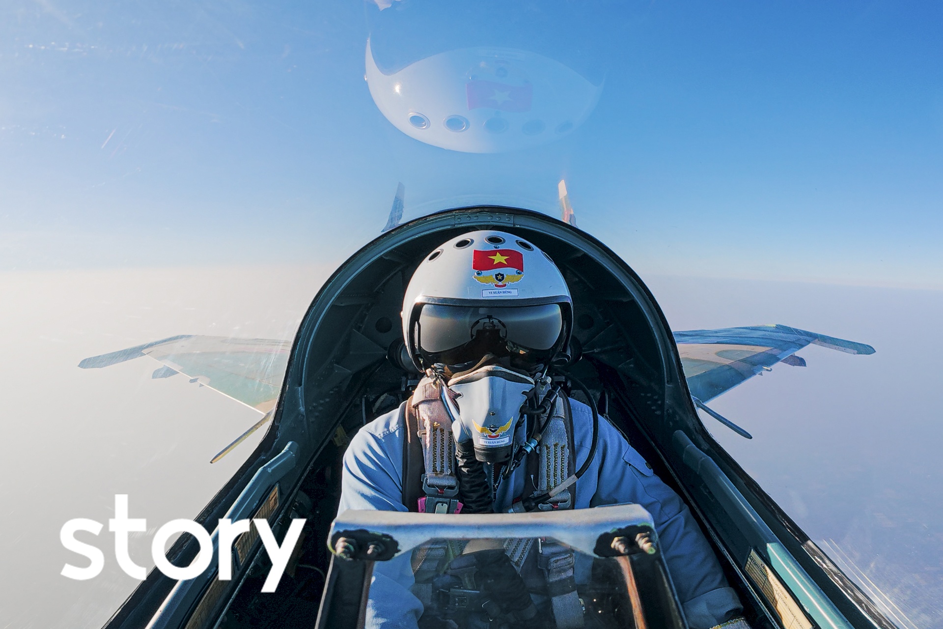 Toi lai 'ho mang chua' Su30 nhao lon tren bau troi TP.HCM hinh anh