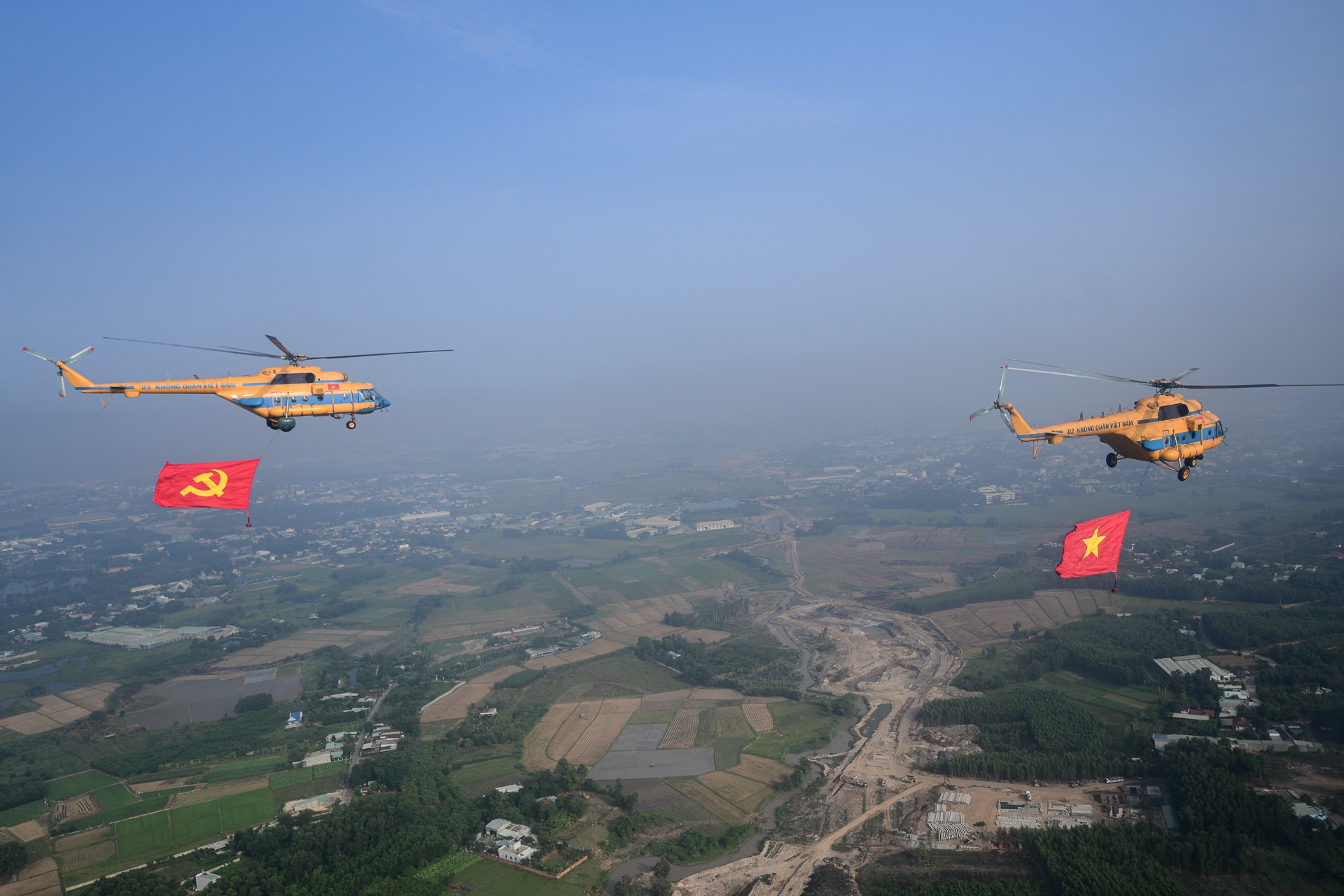 truc thang keo co 30/4 anh 8