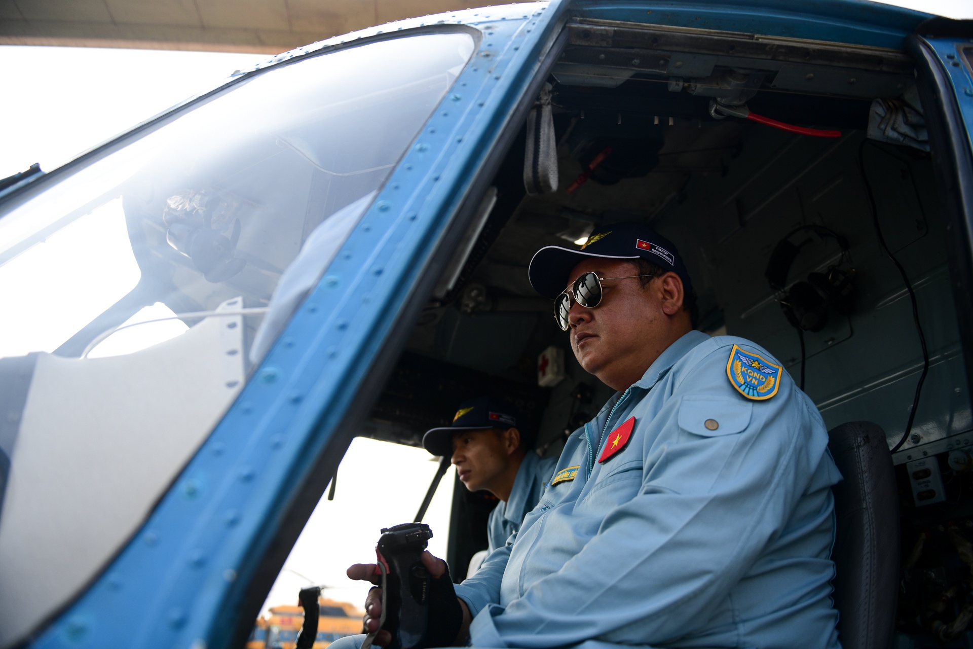 truc thang keo co 30/4 anh 9