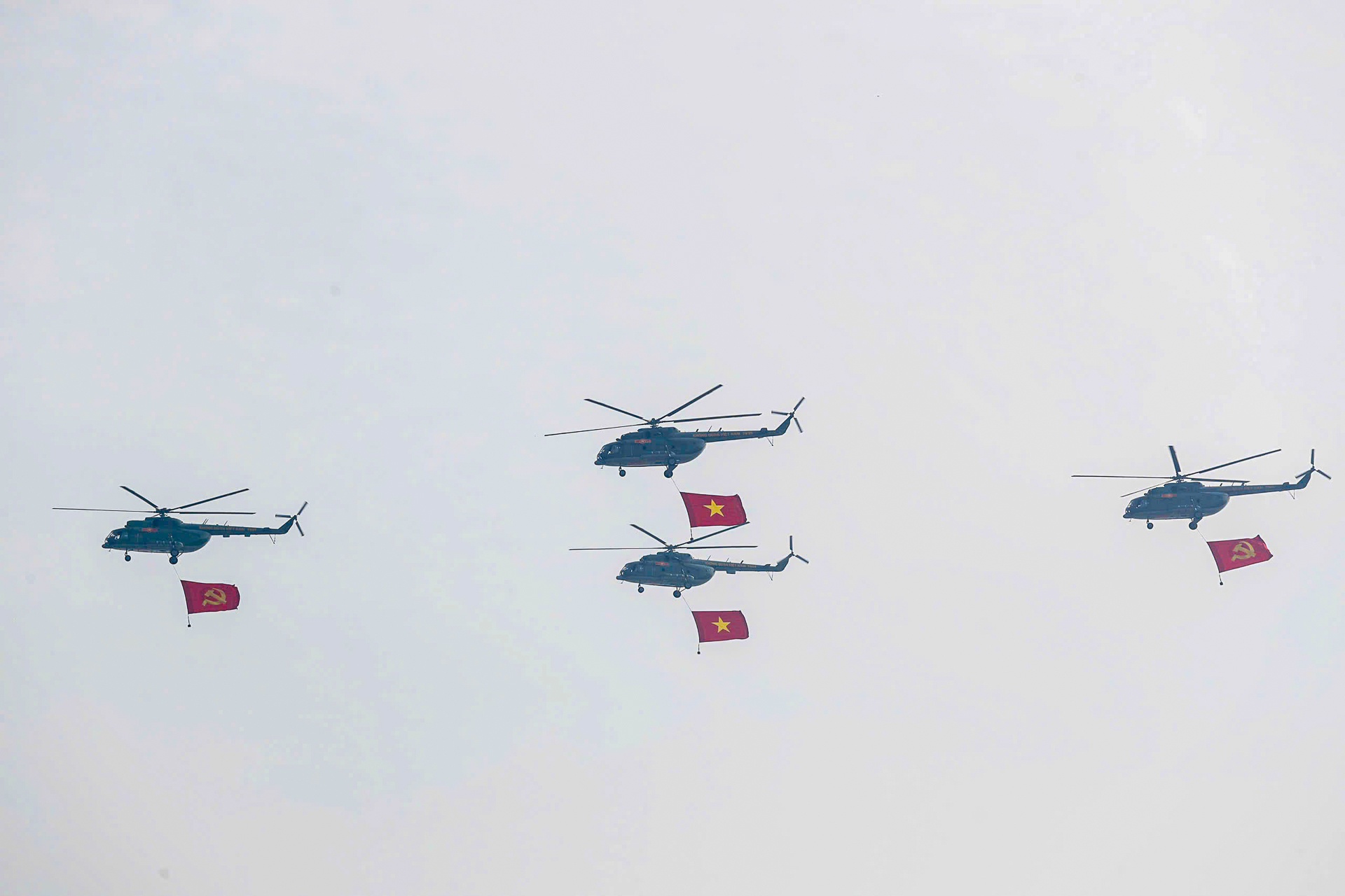 truc thang keo co 30/4 anh 6