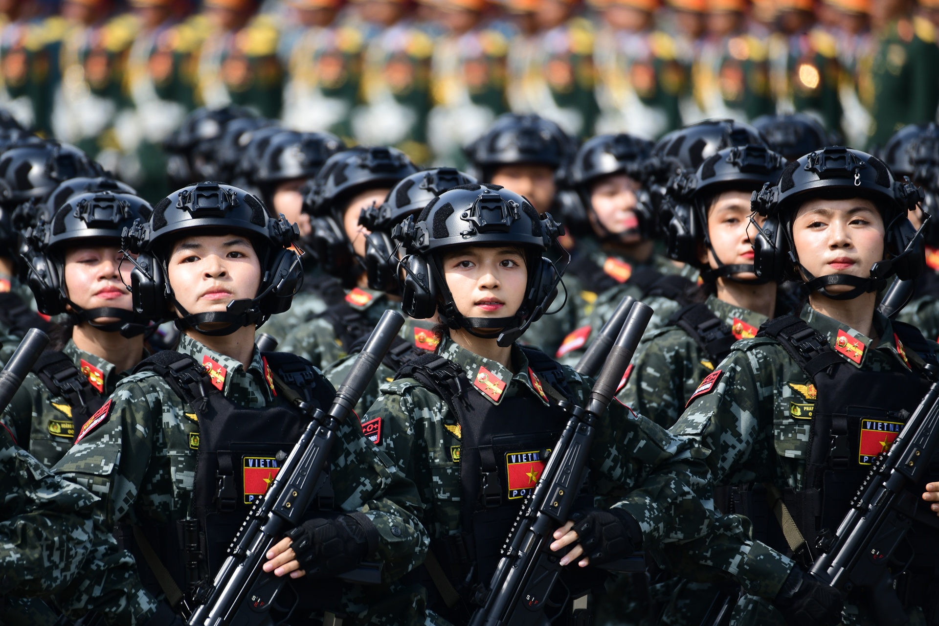 Hon 5.000 nguoi tham gia tong hop luyen dieu binh dieu hanh 30/4 hinh anh