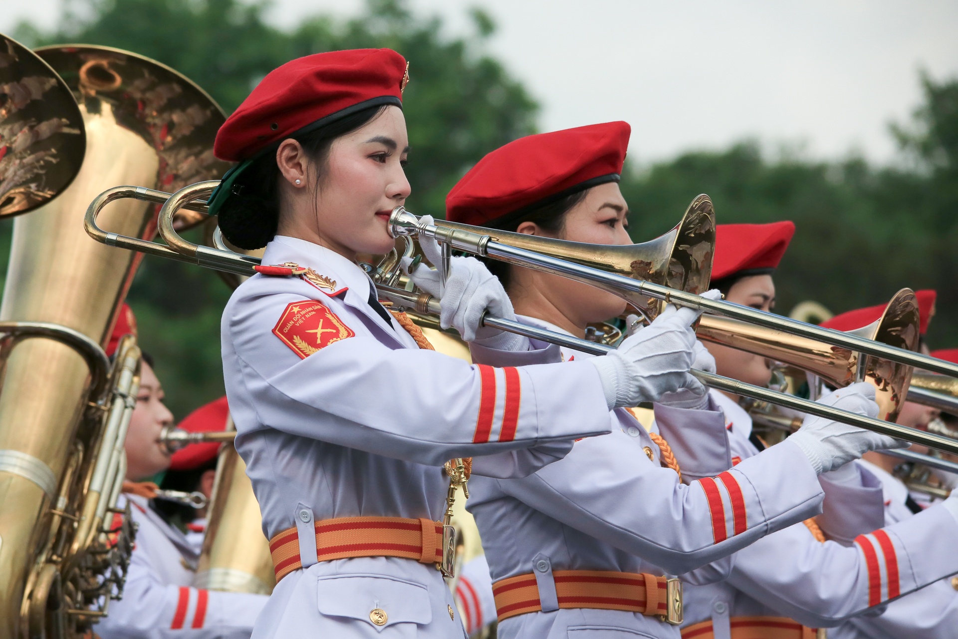 dieu binh 30/4 anh 6