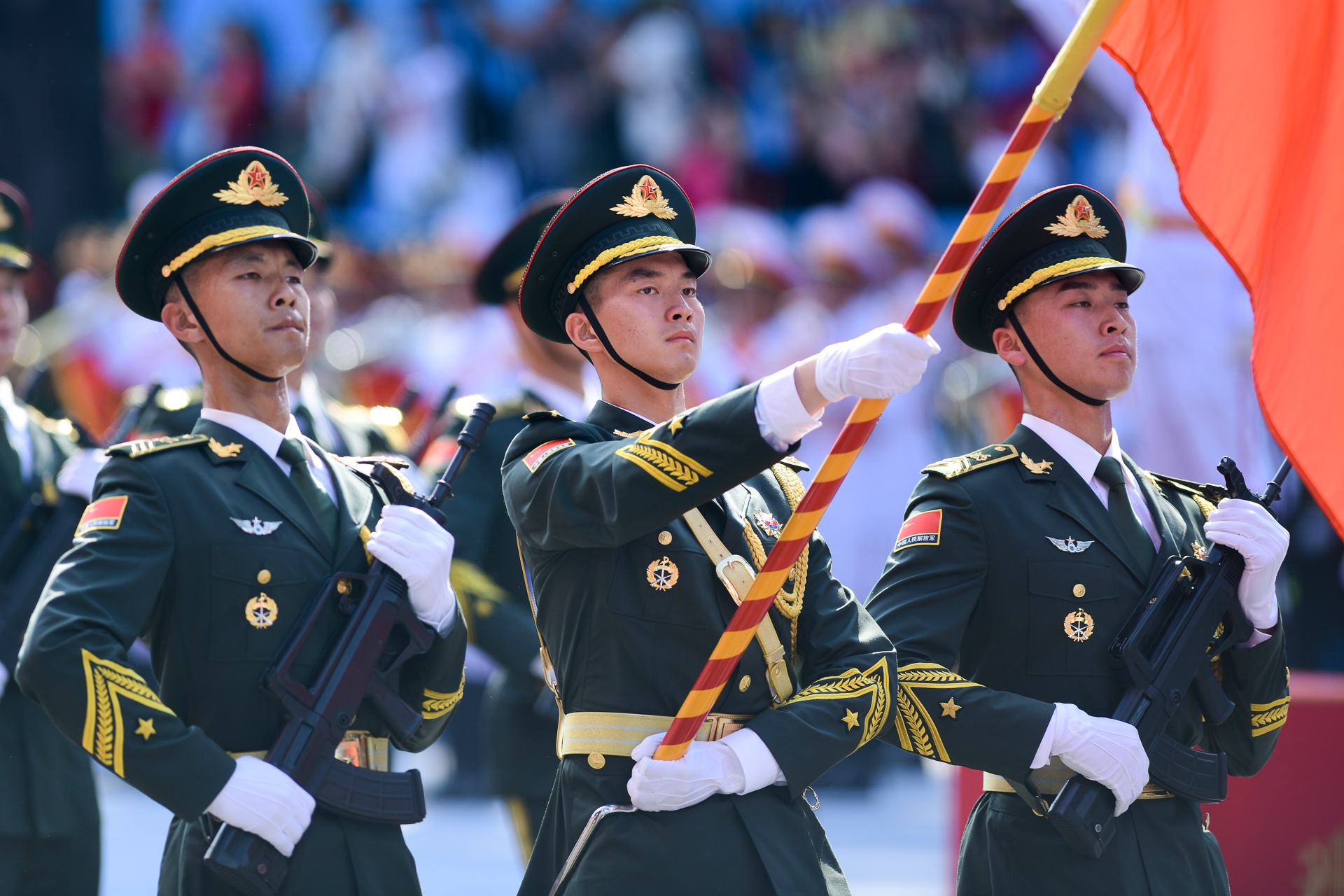 dieu binh 30/4 anh 28